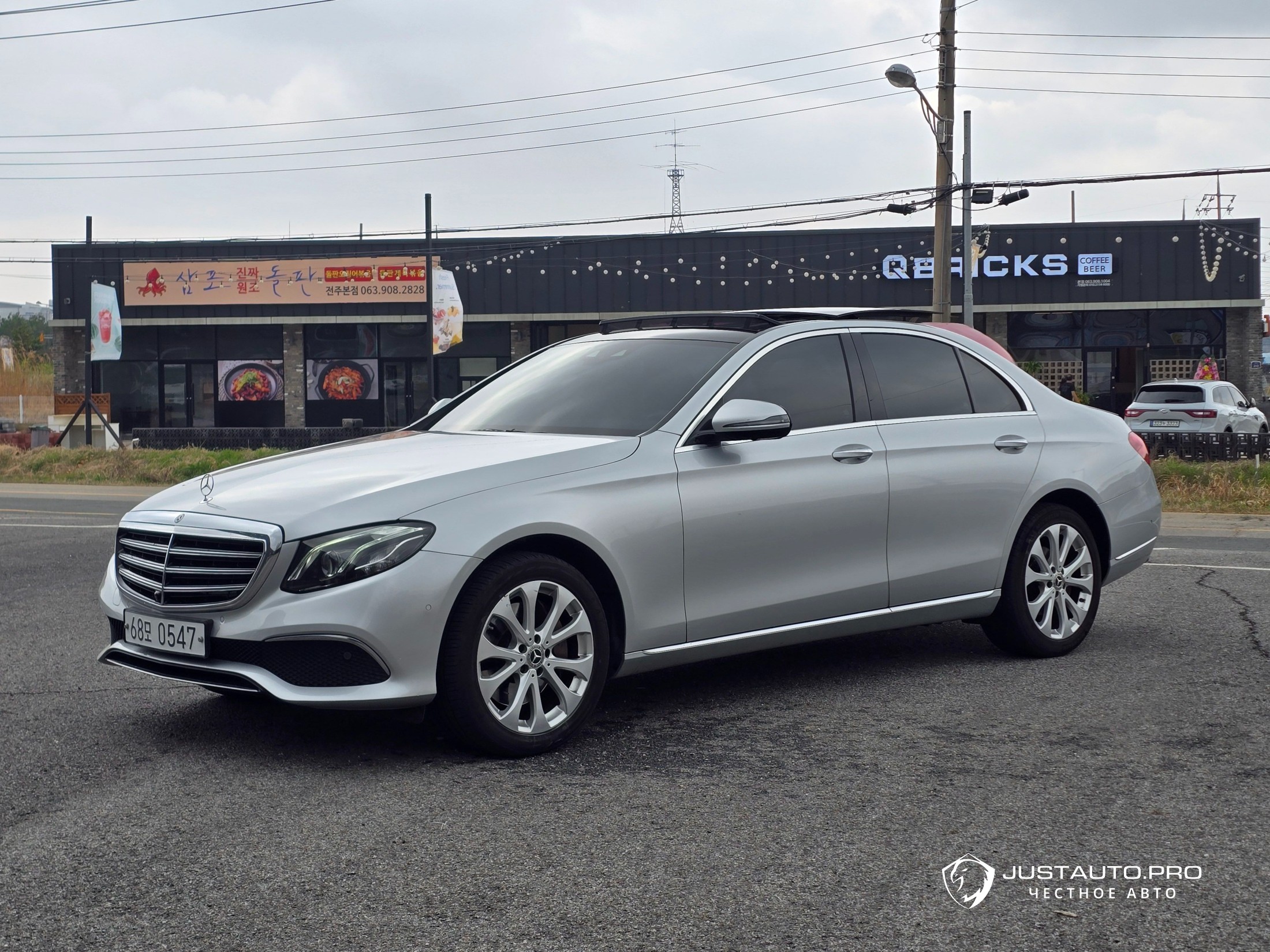 Автомобиль Mercedes-Benz E-Class