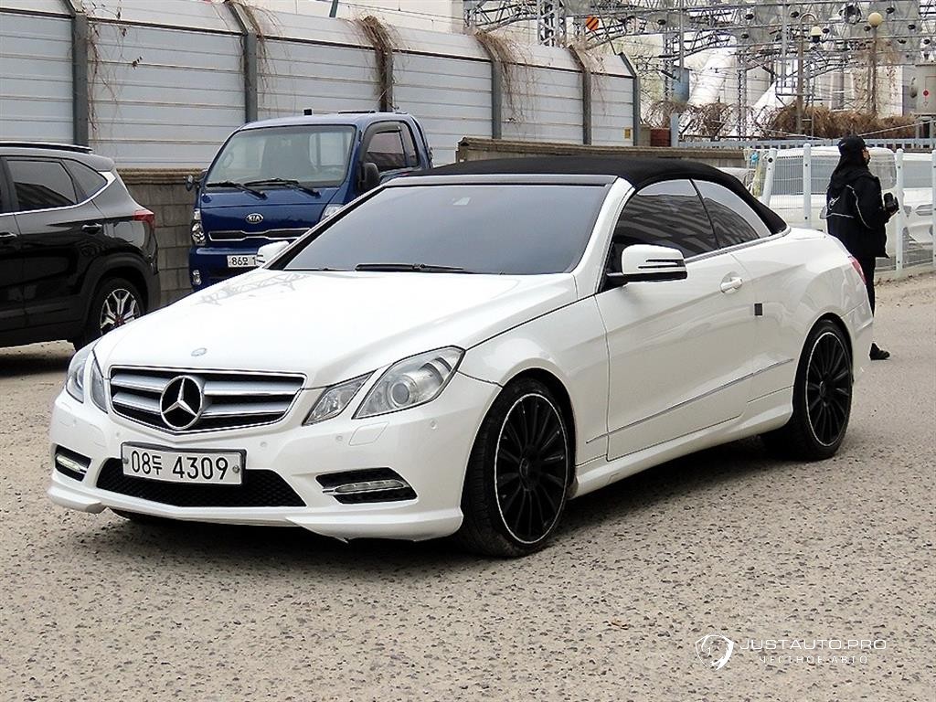 Автомобиль Mercedes-Benz E-Class