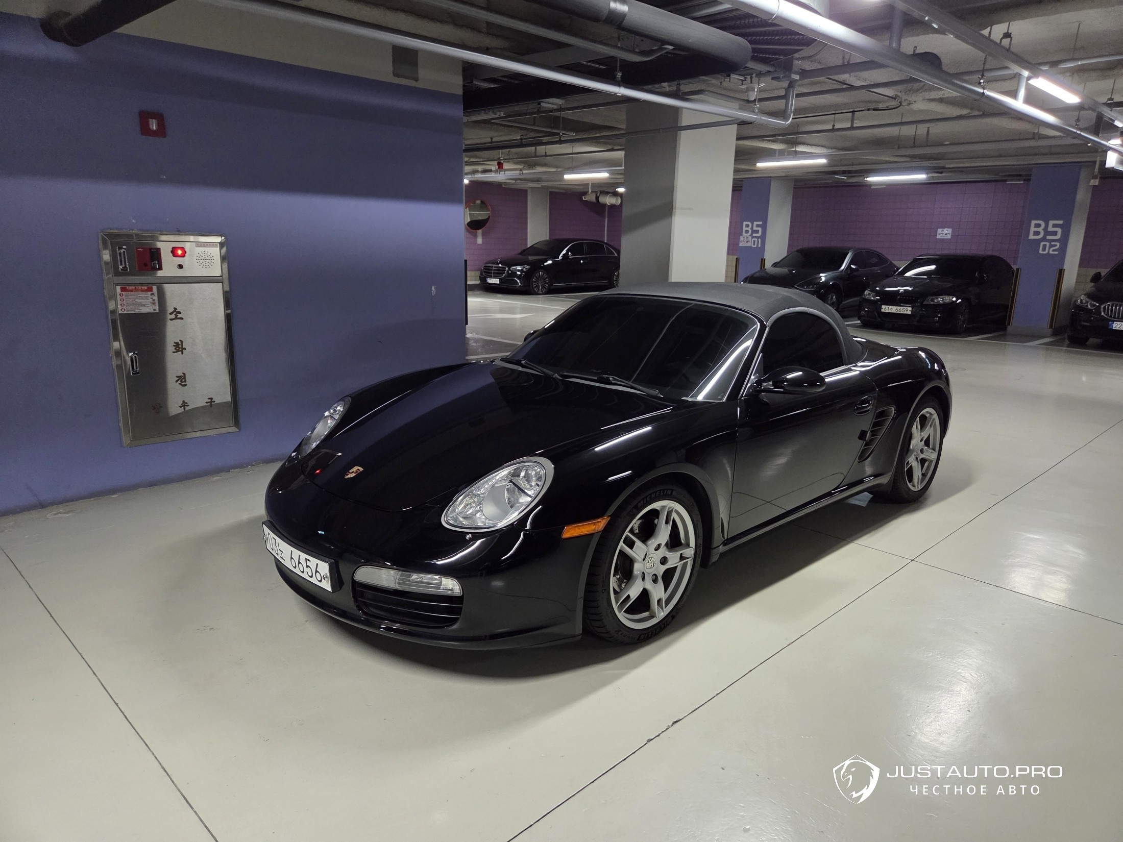 Автомобиль Porsche Boxster