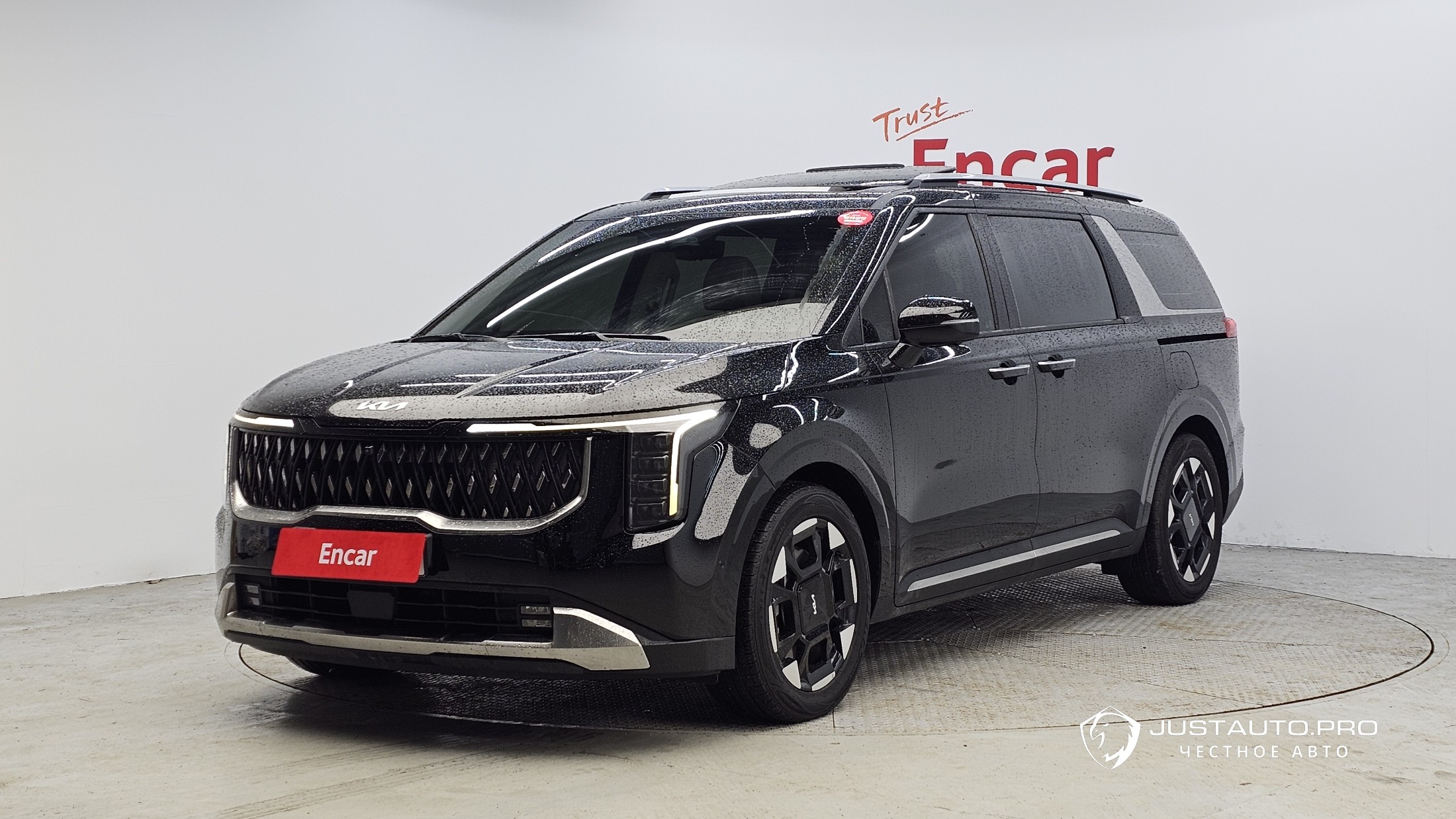 Автомобиль Kia Canival