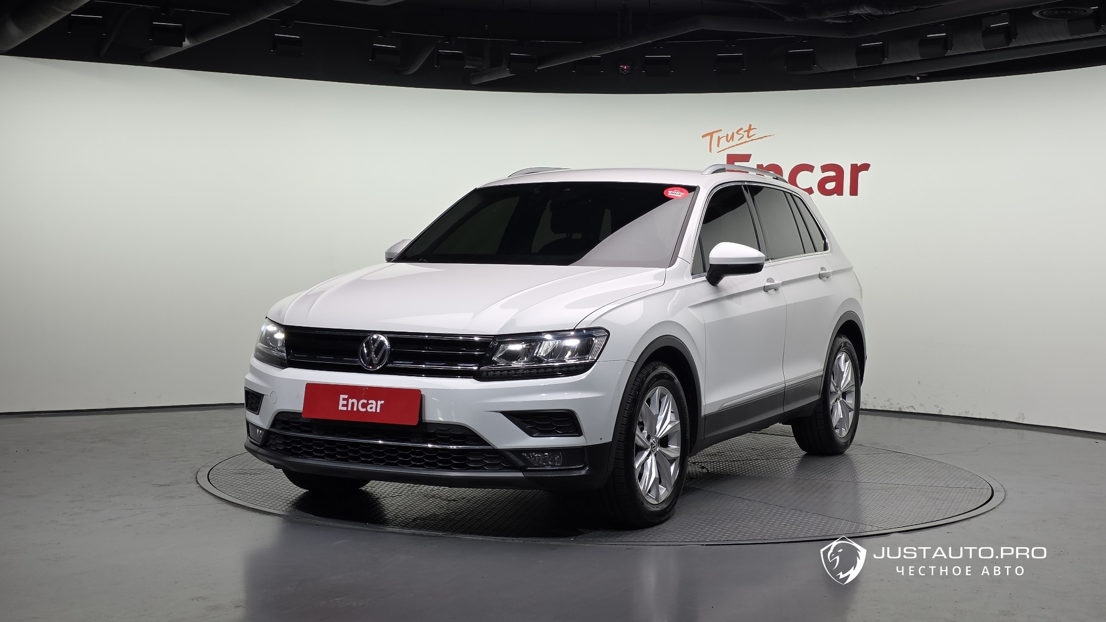 Автомобиль Volkswagen Tiguan