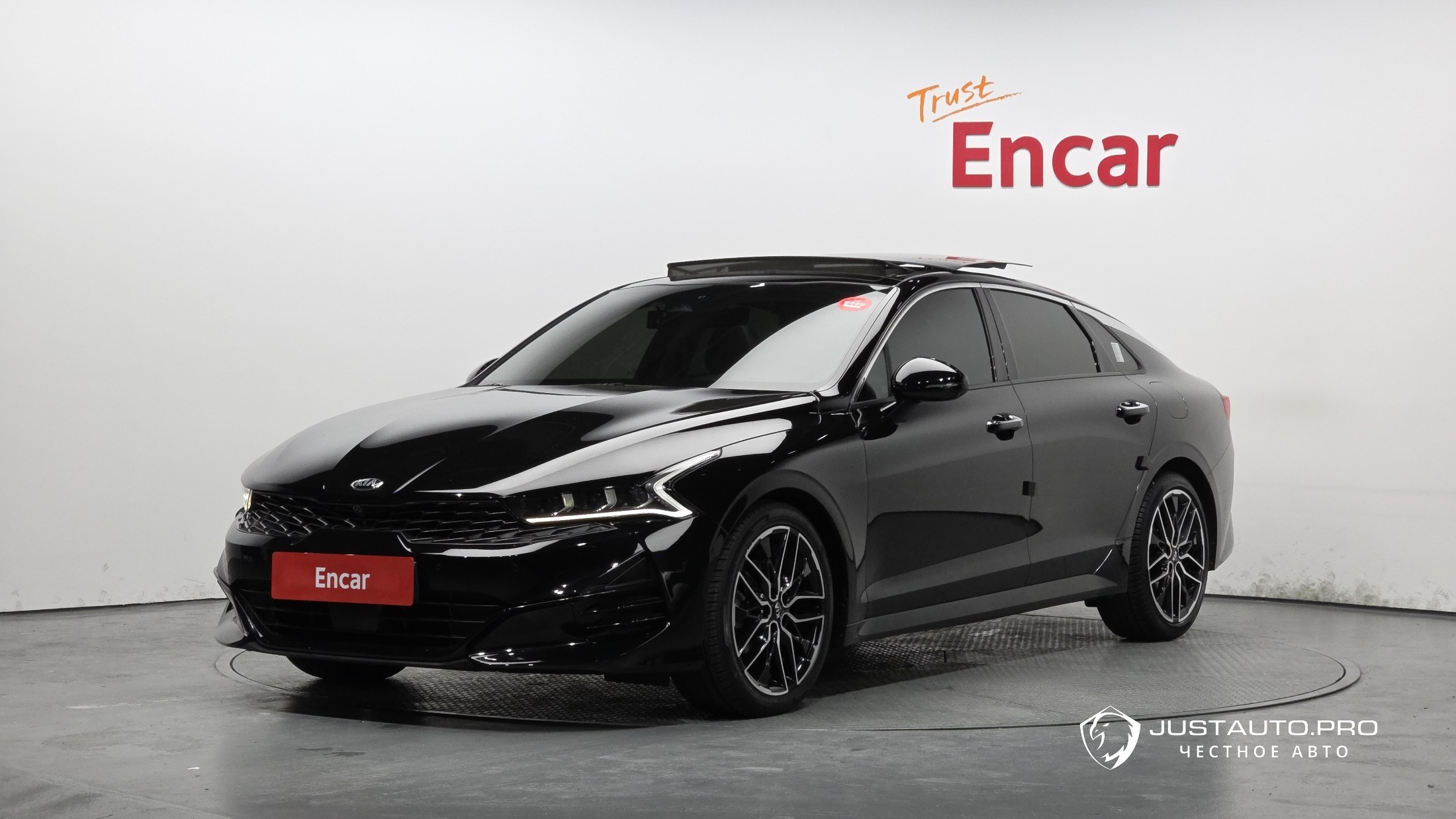 Автомобиль Kia K5