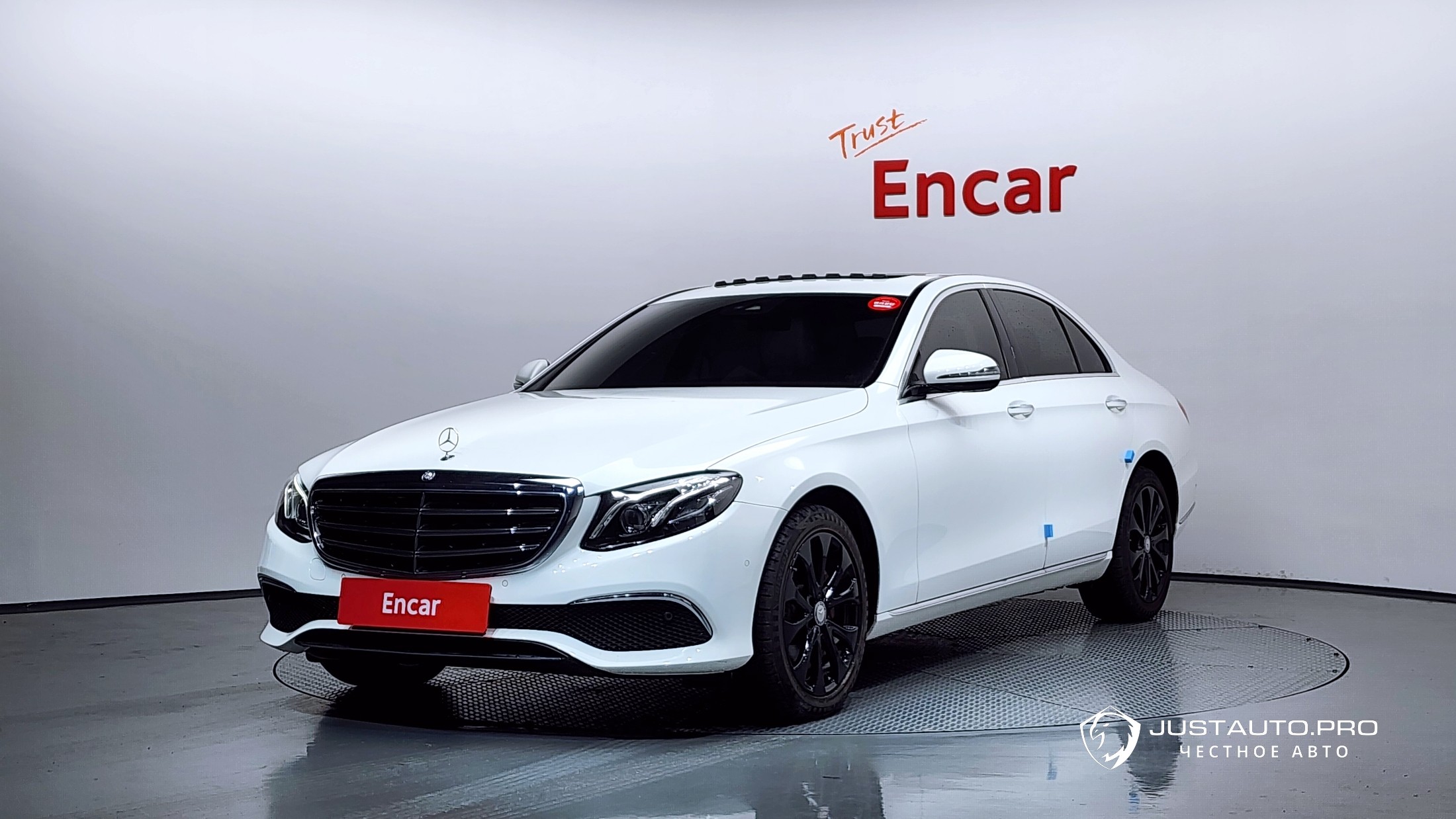 Автомобиль Mercedes-Benz E-Class