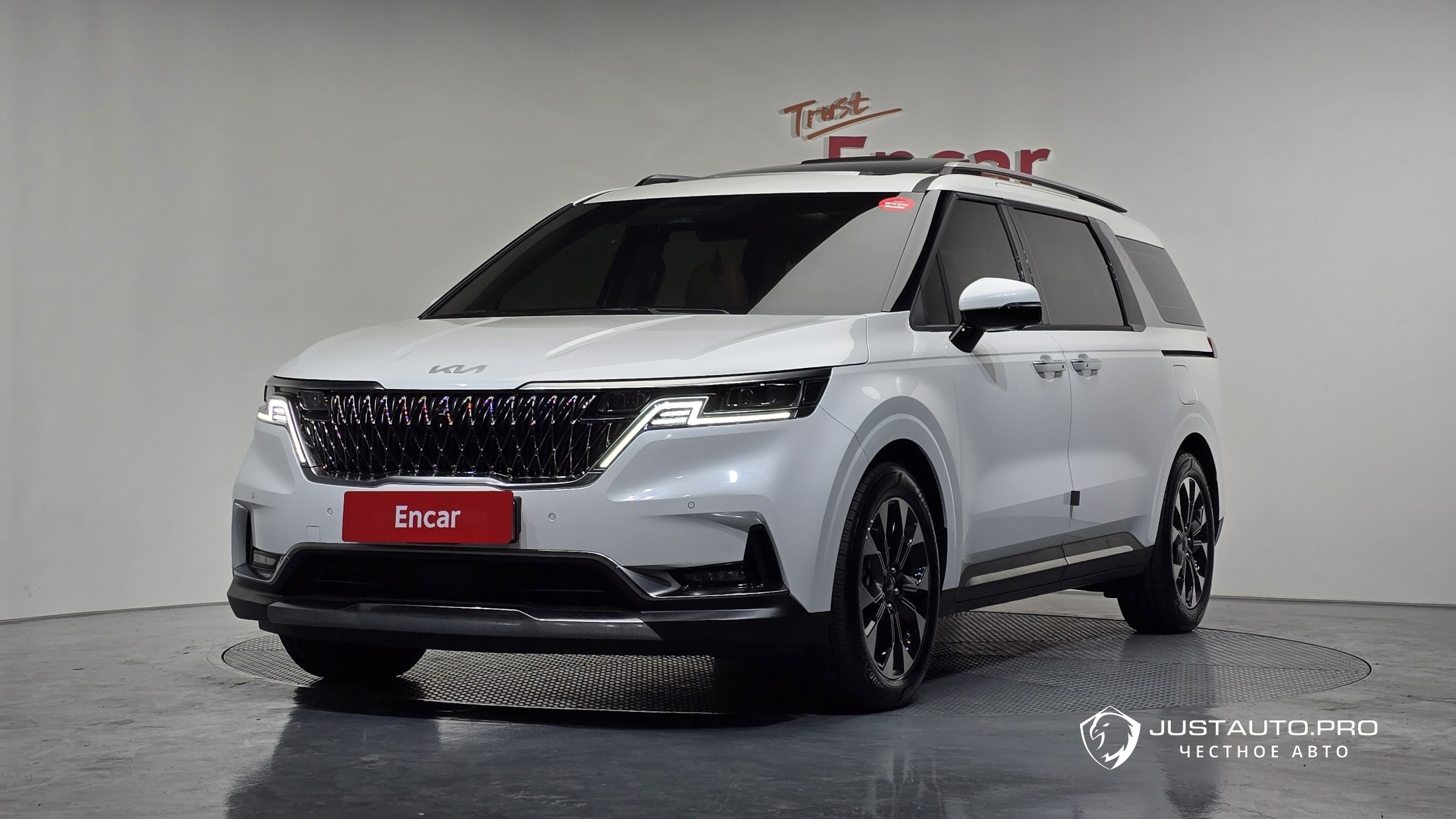 Автомобиль Kia Canival