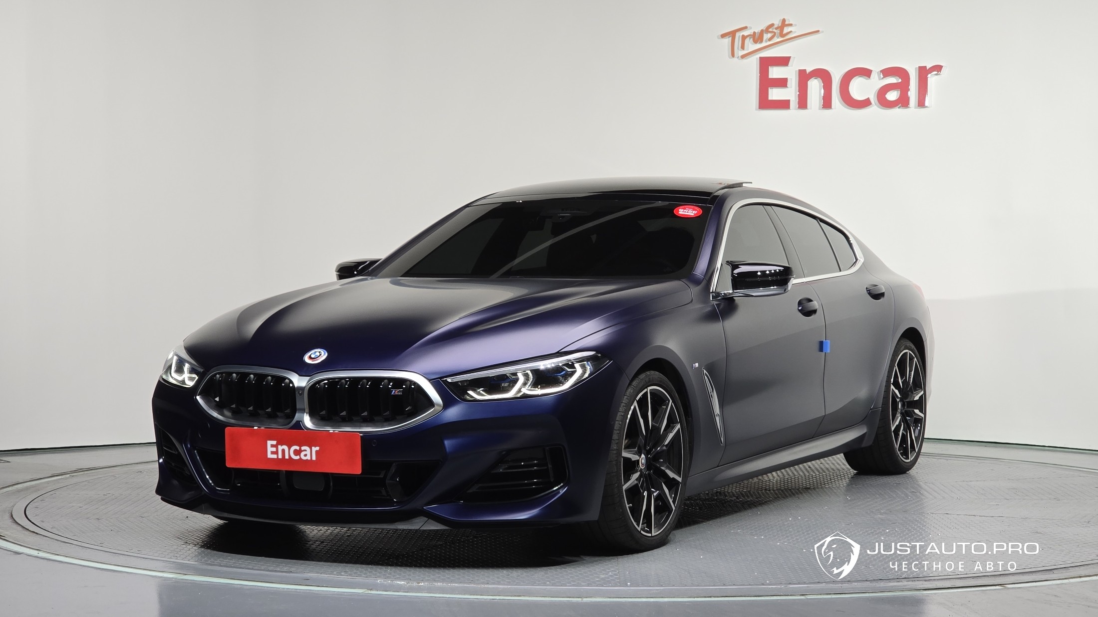 Автомобиль BMW 8-Series