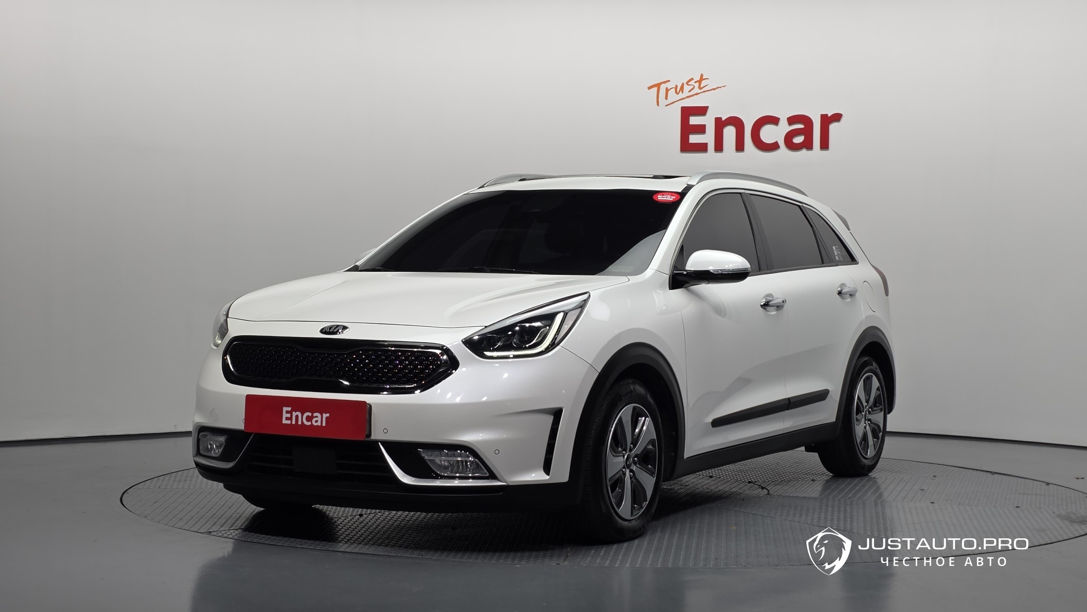 Автомобиль Kia Niro