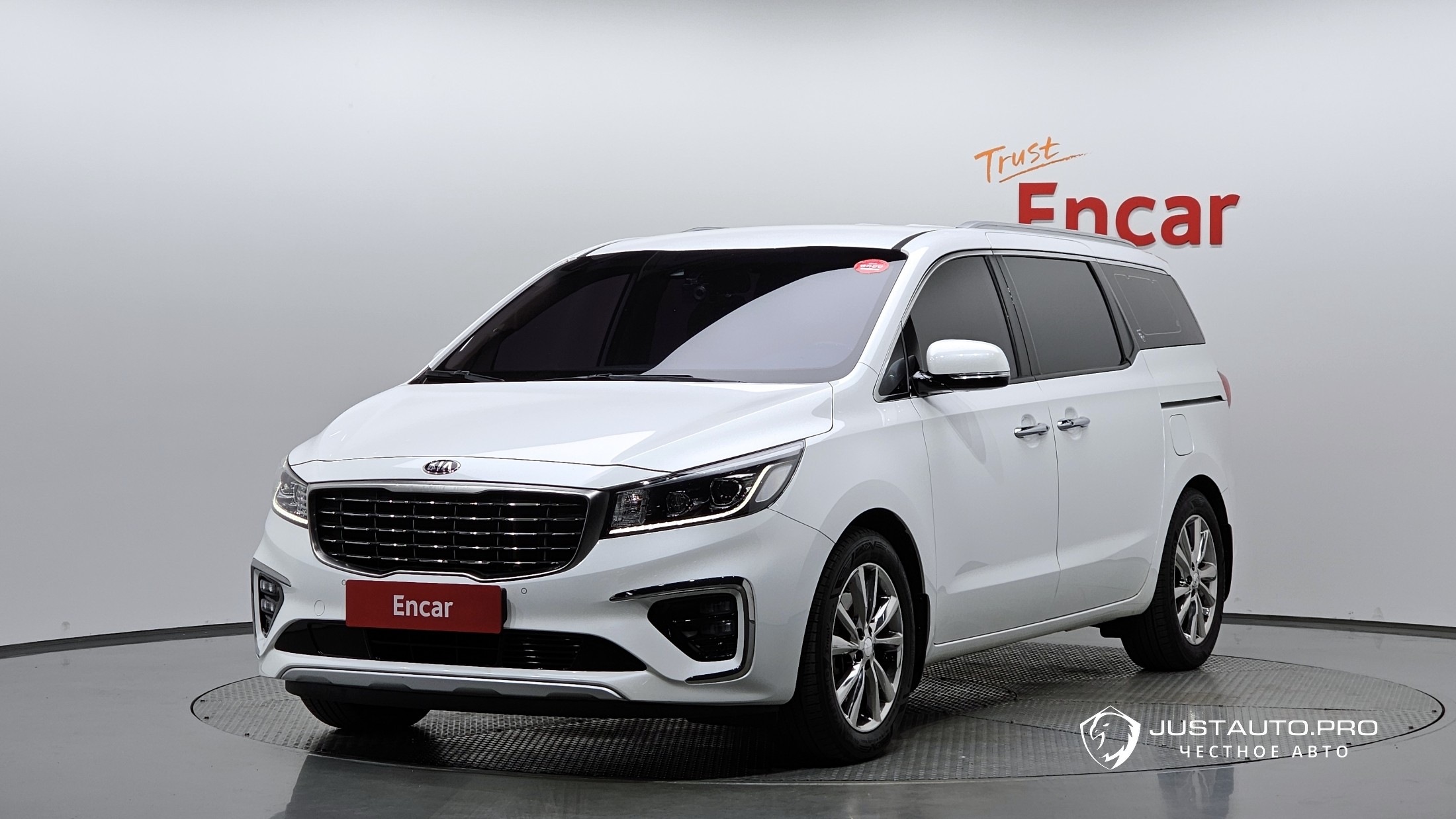 Автомобиль Kia Canival