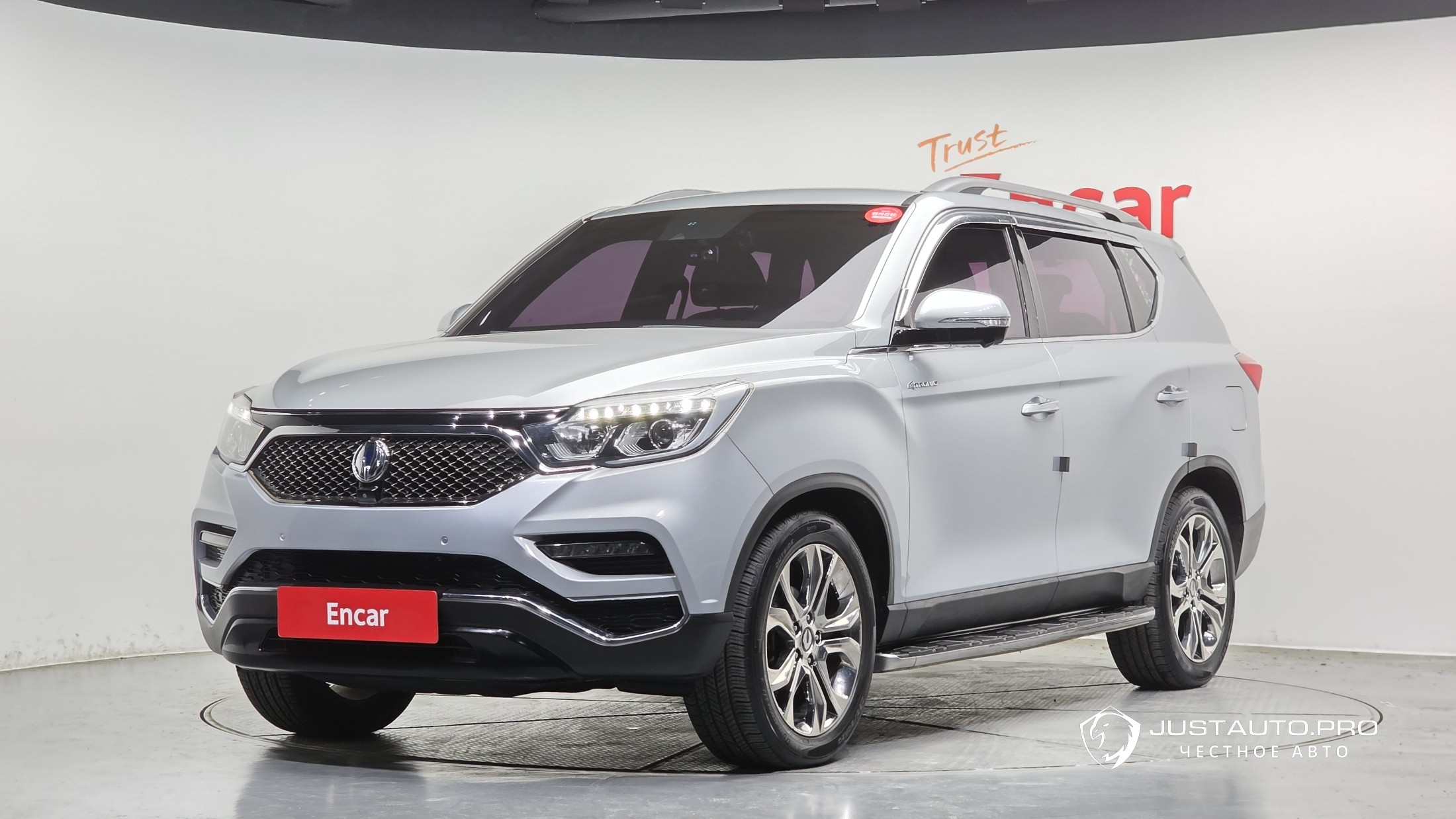 Автомобиль KG_Mobility_Ssangyong Rexton
