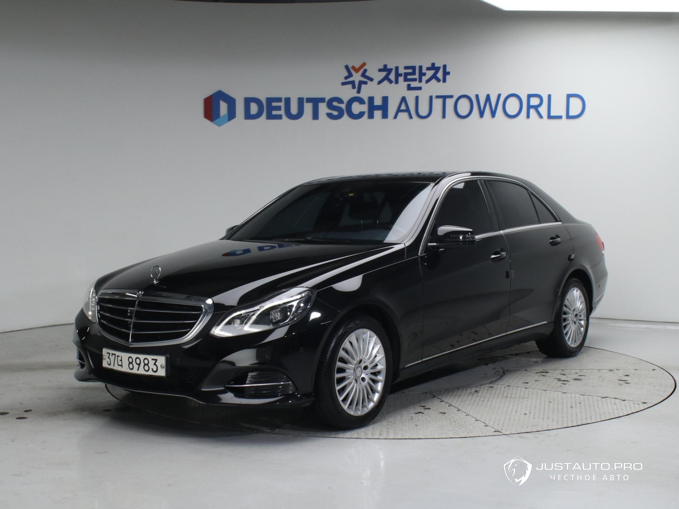 Автомобиль Mercedes-Benz E-Class