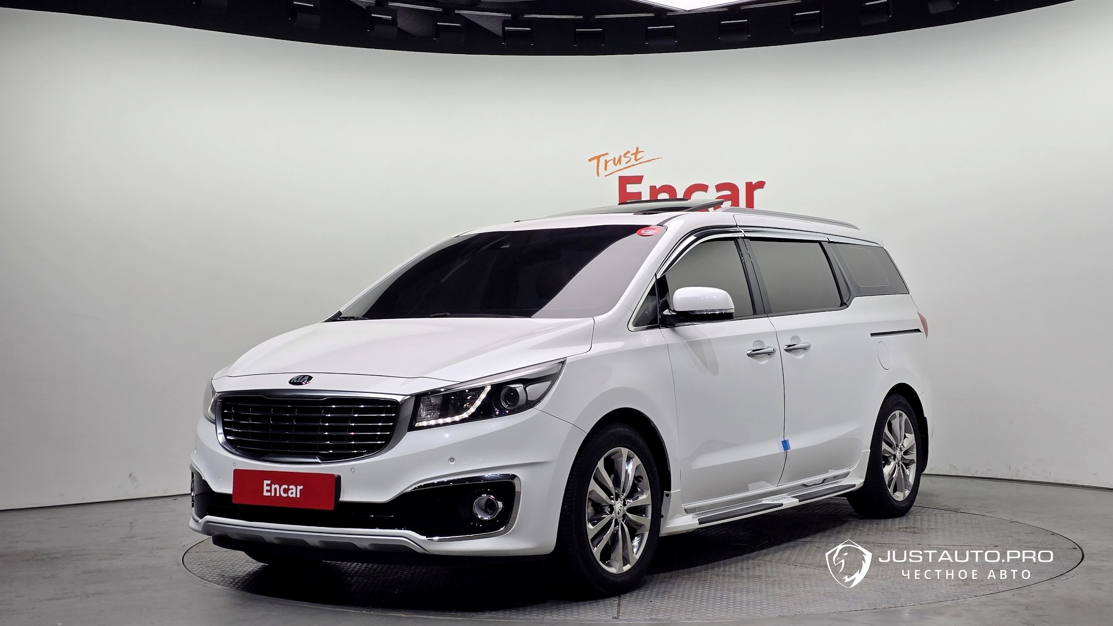 Автомобиль Kia Canival
