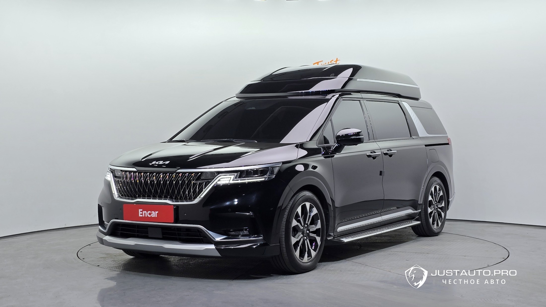 Автомобиль Kia Canival