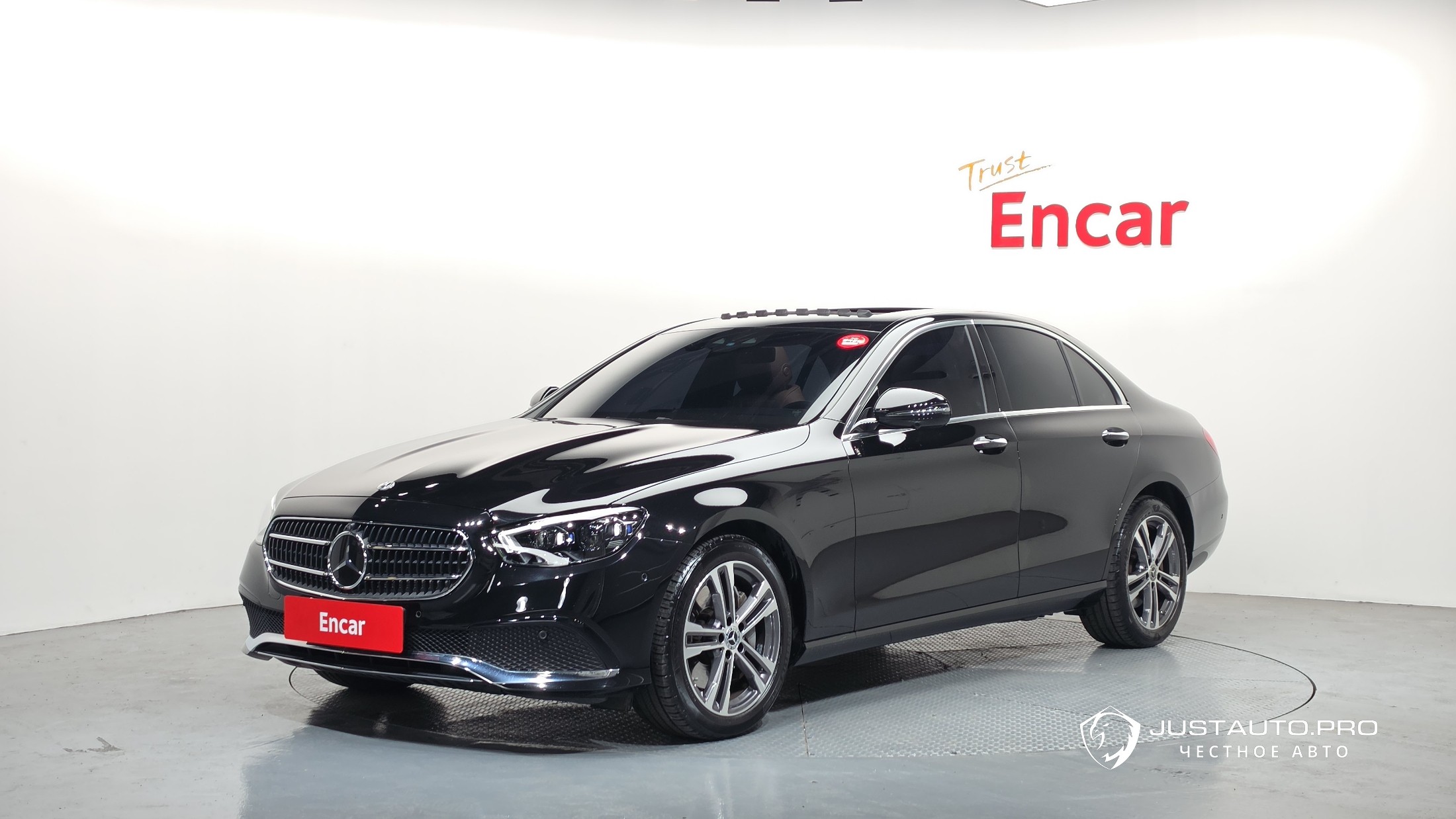 Автомобиль Mercedes-Benz E-Class