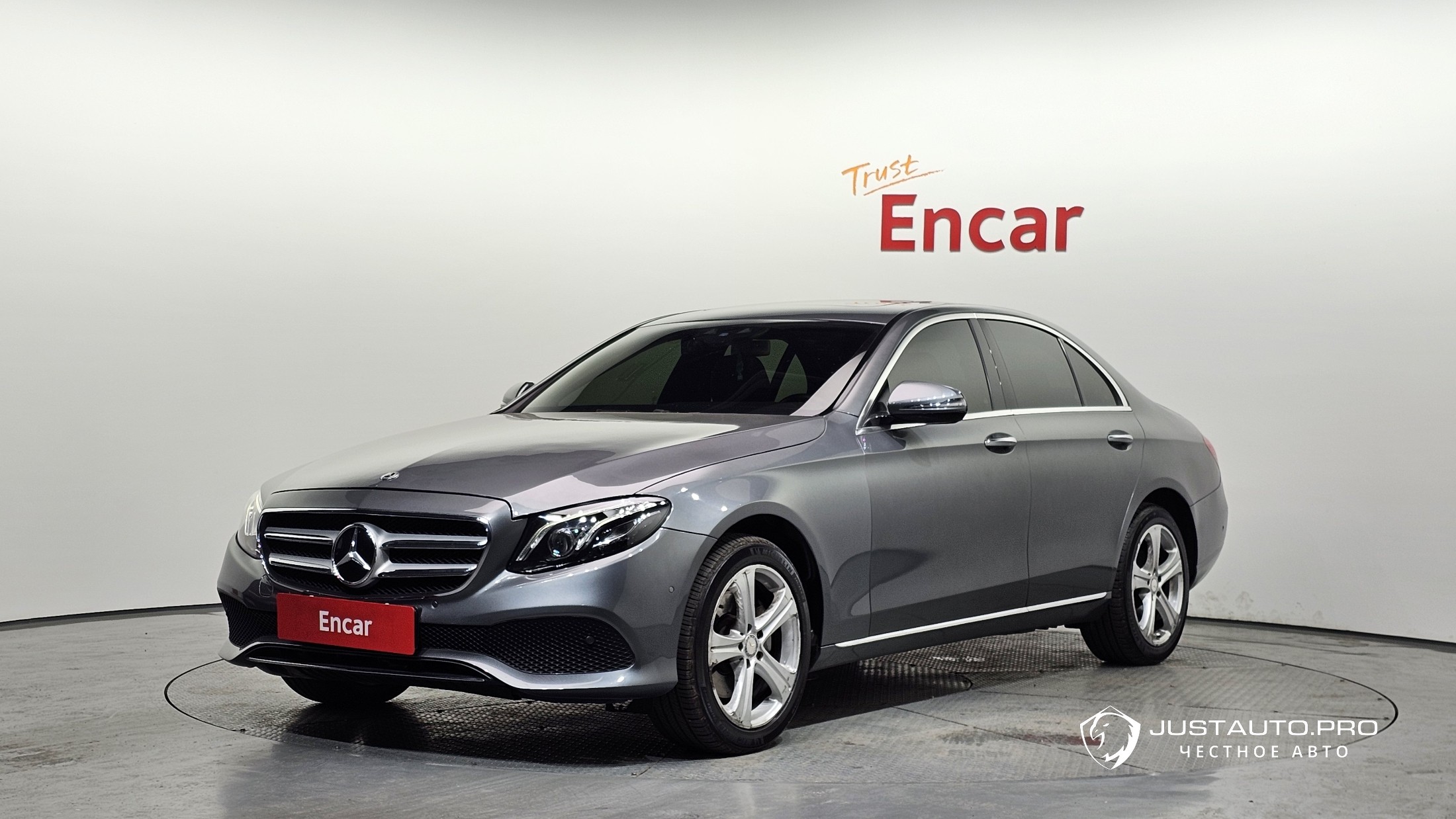 Автомобиль Mercedes-Benz E-Class