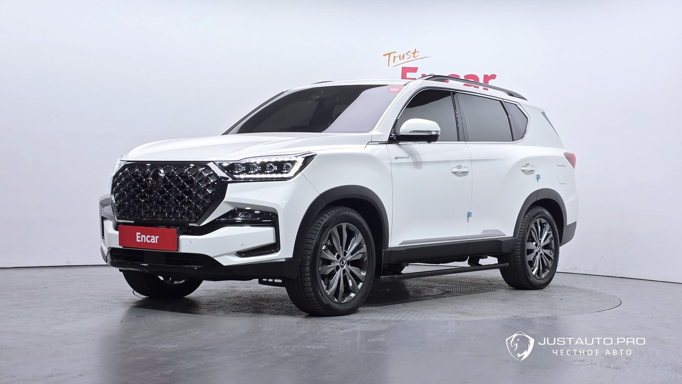Автомобиль KG_Mobility_Ssangyong Rexton