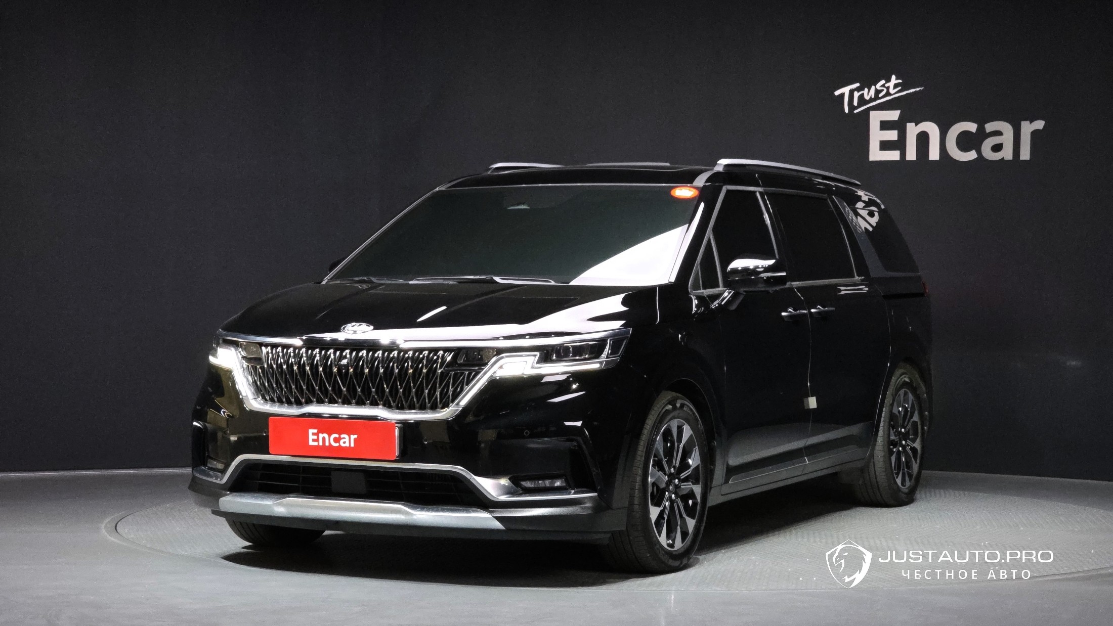 Автомобиль Kia Canival