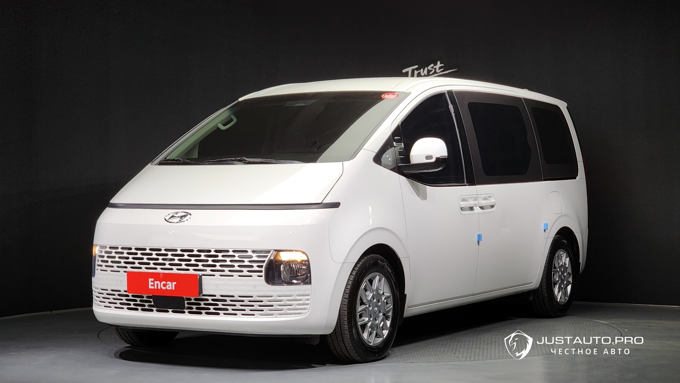 Автомобиль Hyundai Staria