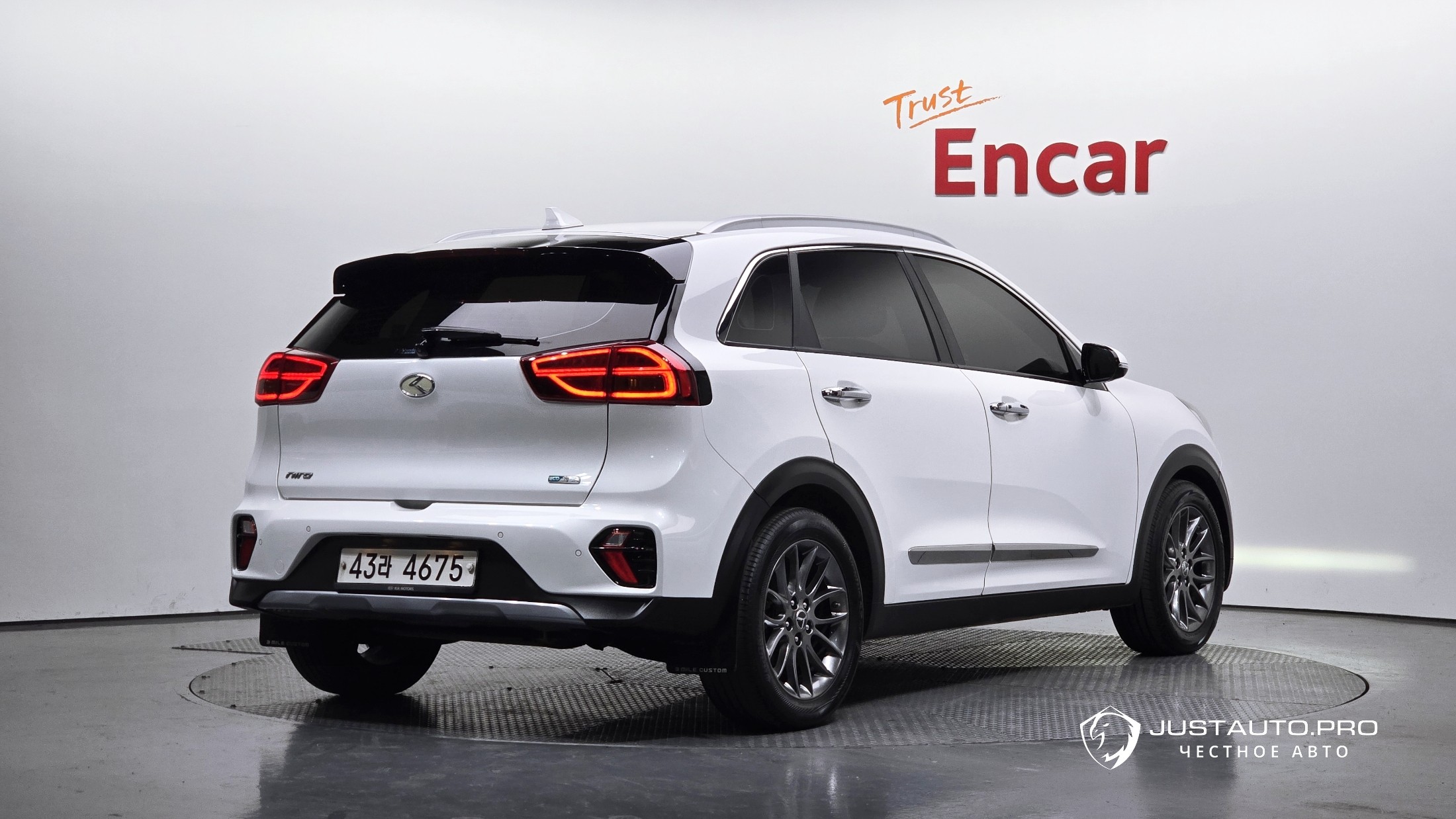 Автомобиль Kia Niro
