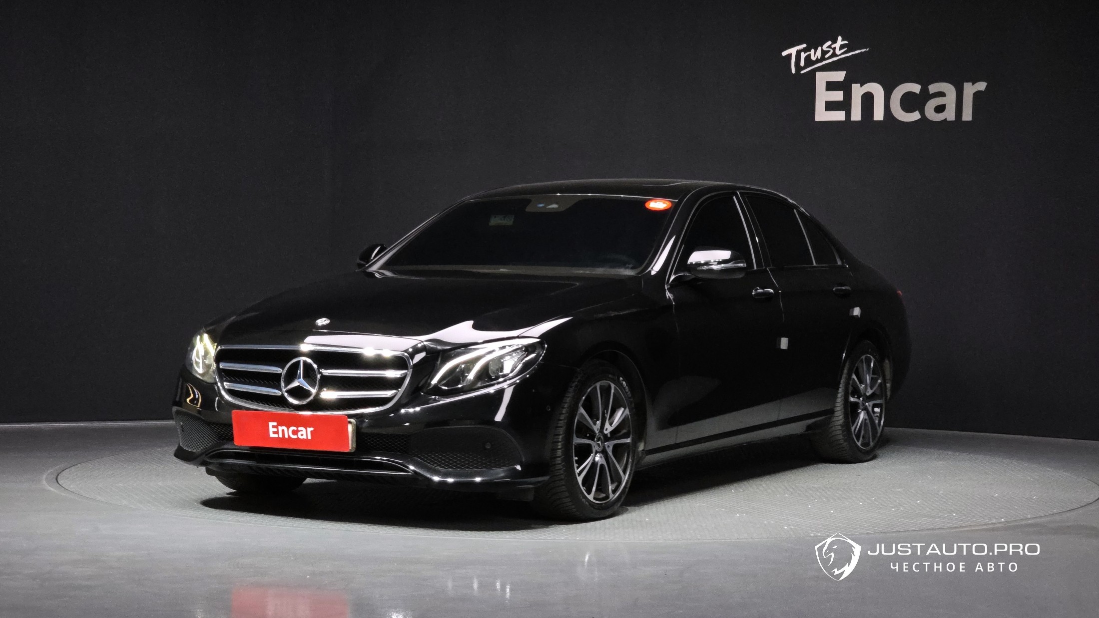 Автомобиль Mercedes-Benz E-Class