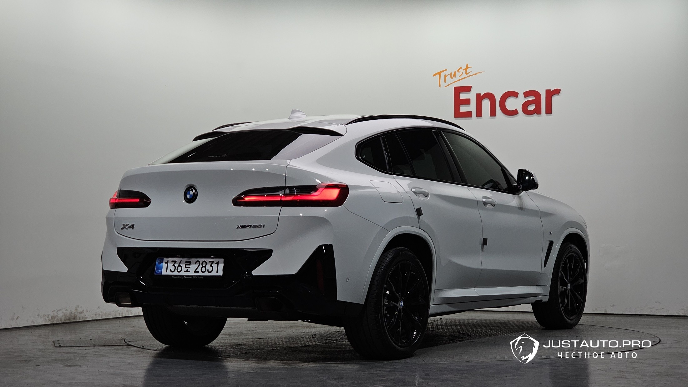 Автомобиль BMW X4