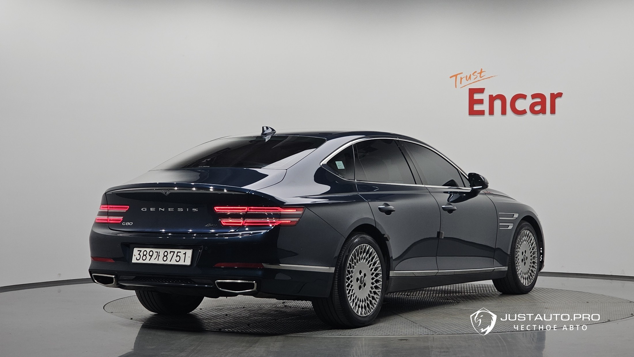 Автомобиль Genesis G80
