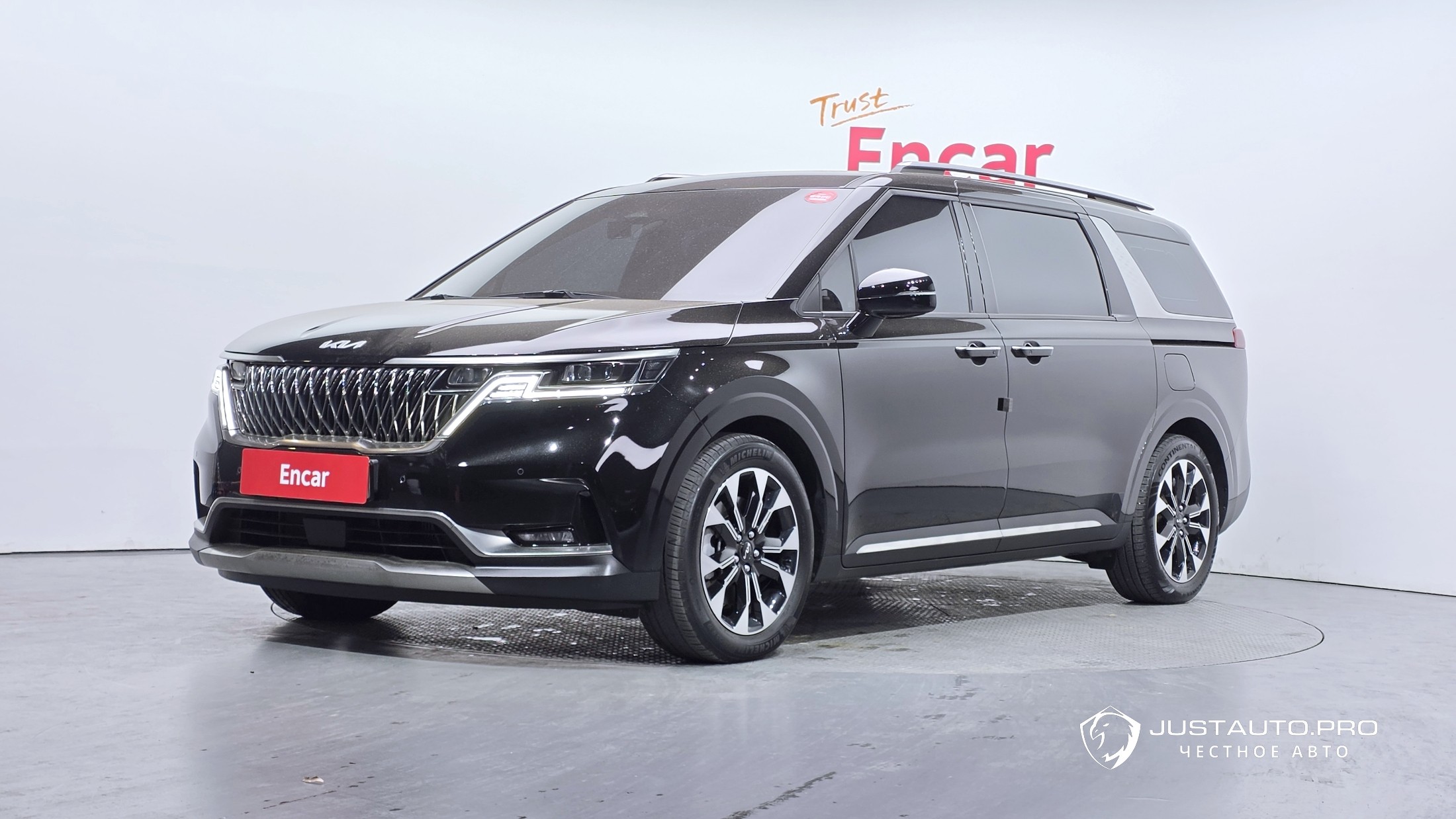 Автомобиль Kia Canival