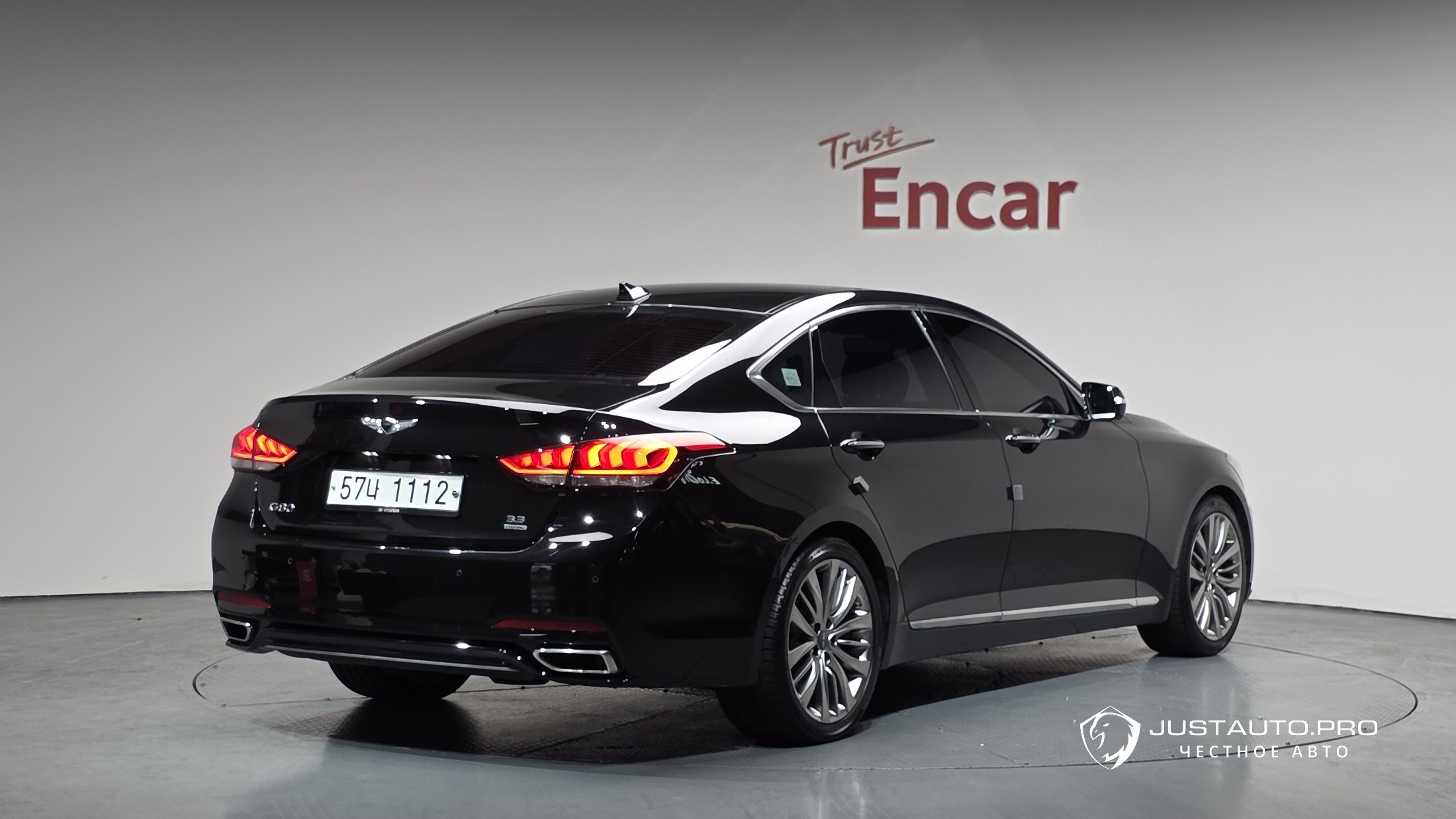 Автомобиль Genesis G80