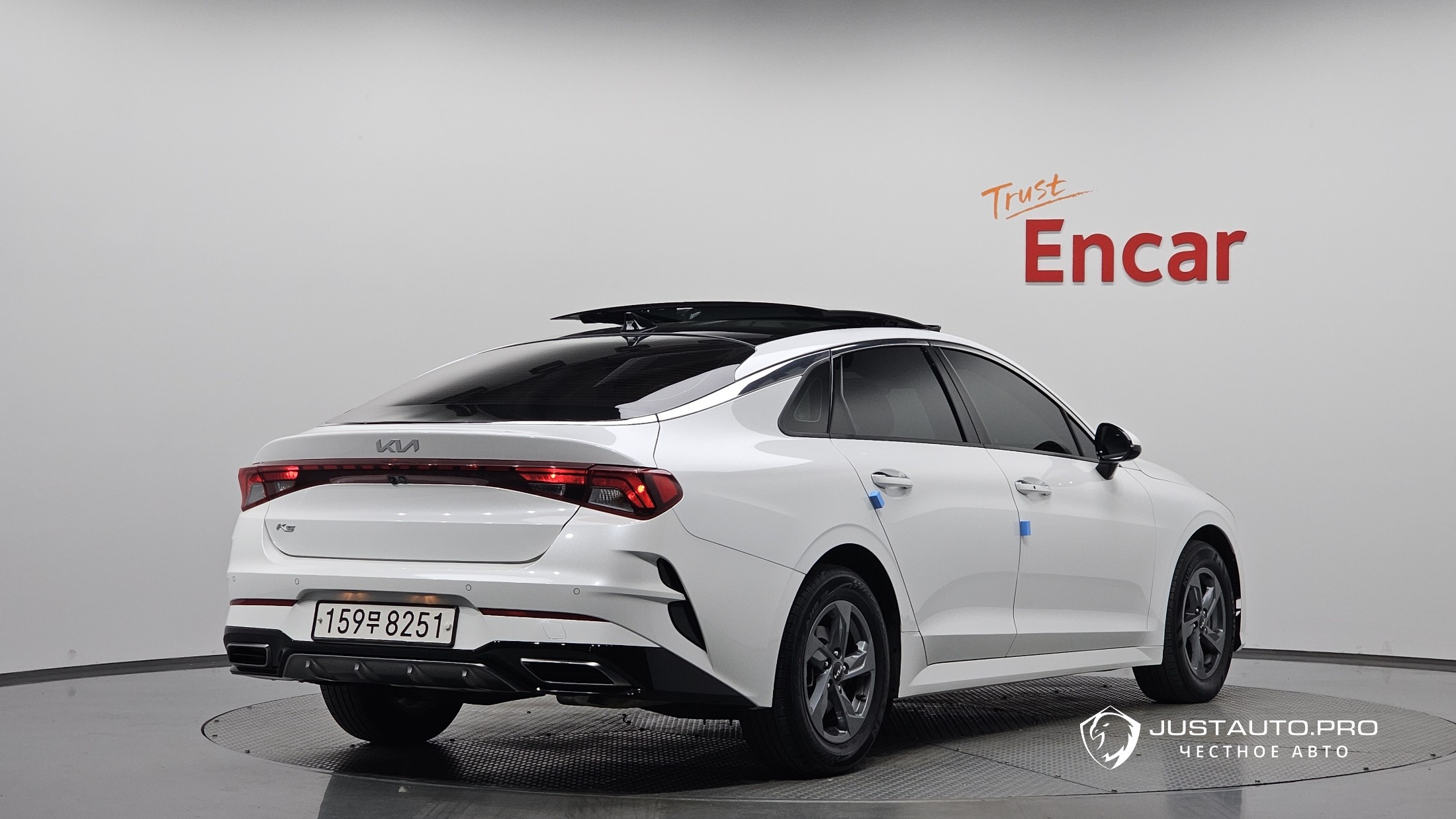 Автомобиль Kia K5