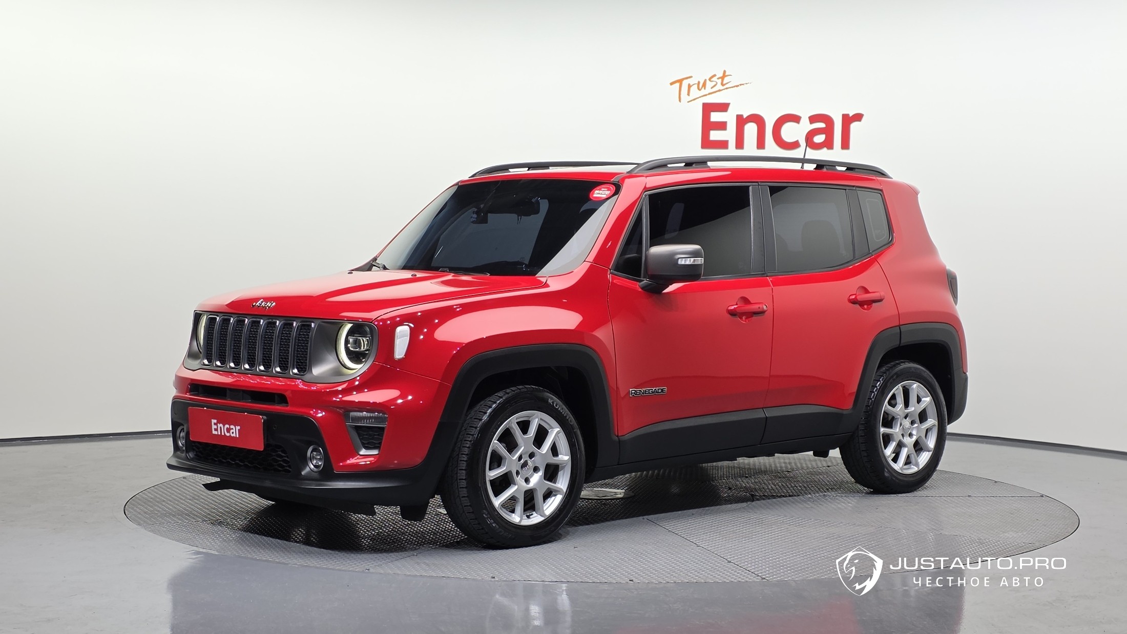 Автомобиль Jeep Renegade
