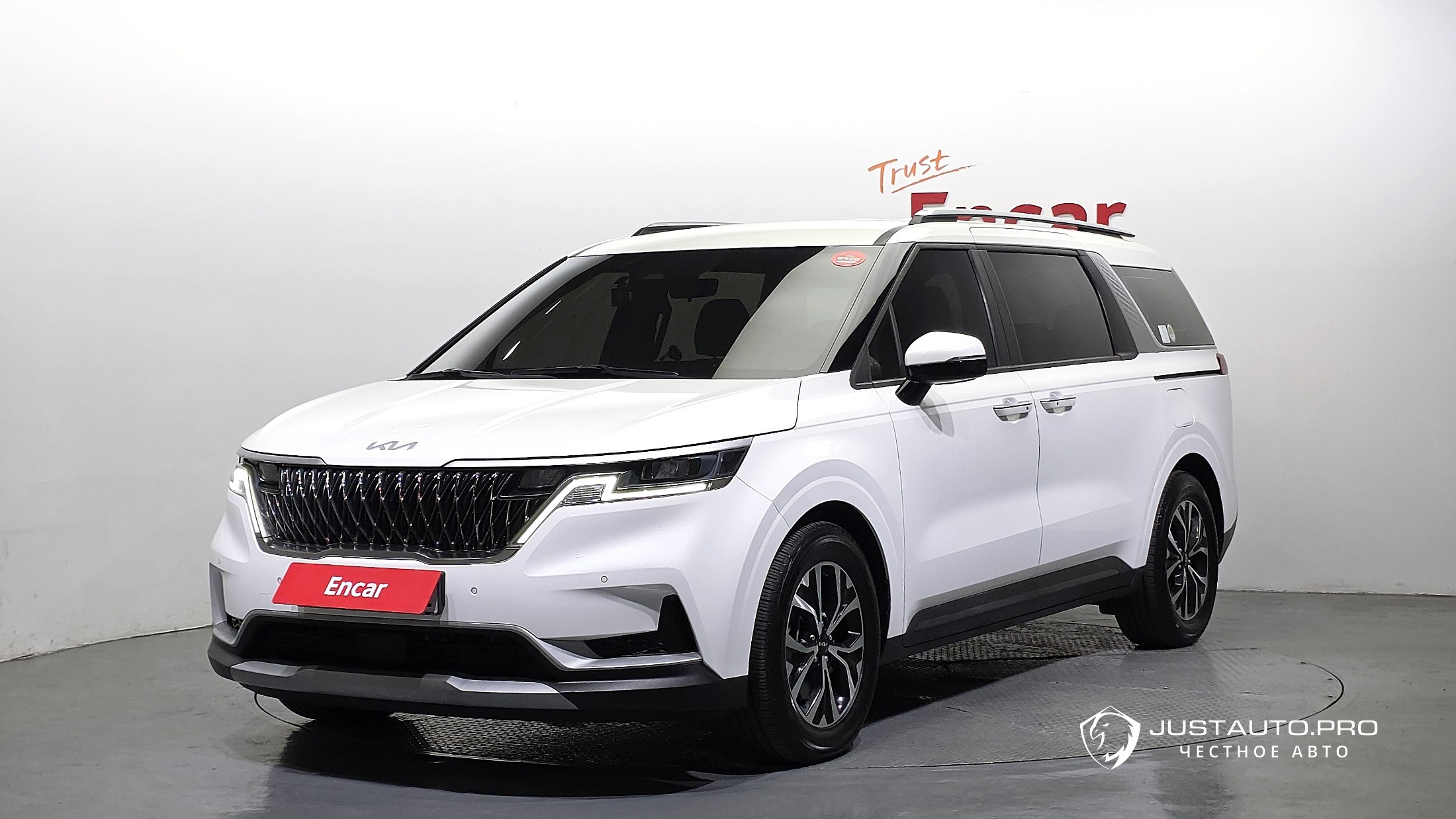 Автомобиль Kia Canival