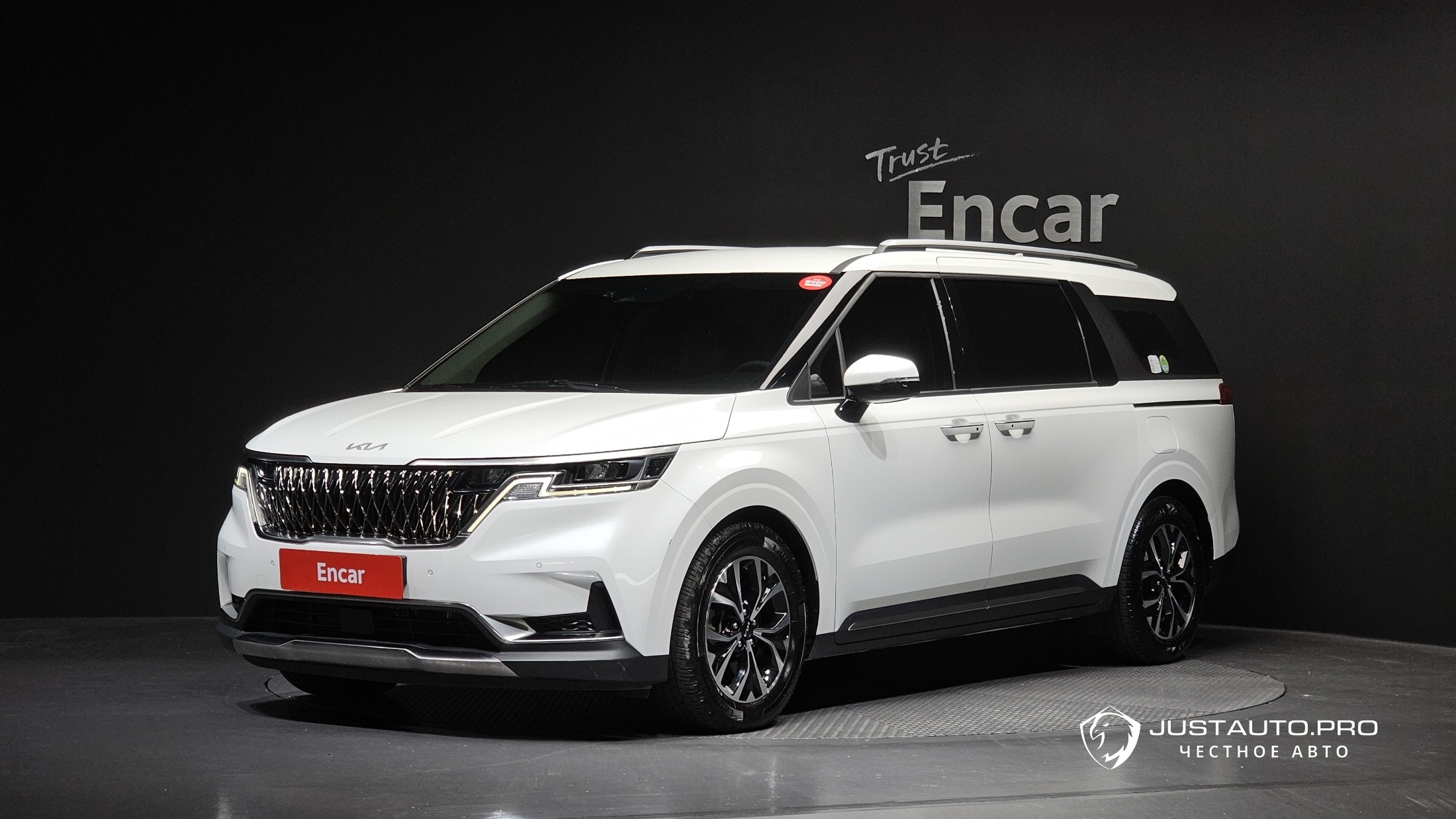 Автомобиль Kia Canival