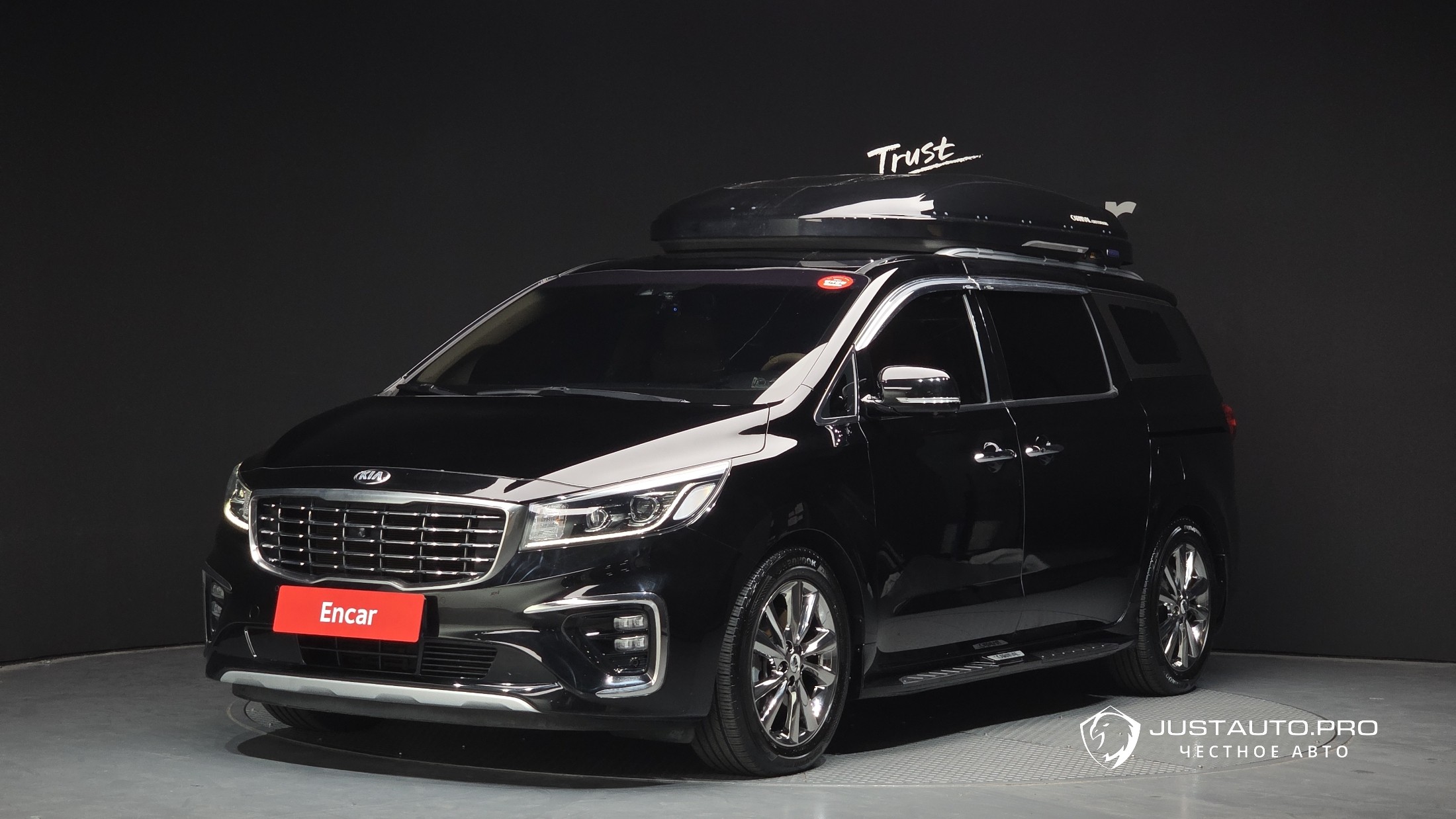 Автомобиль Kia Canival