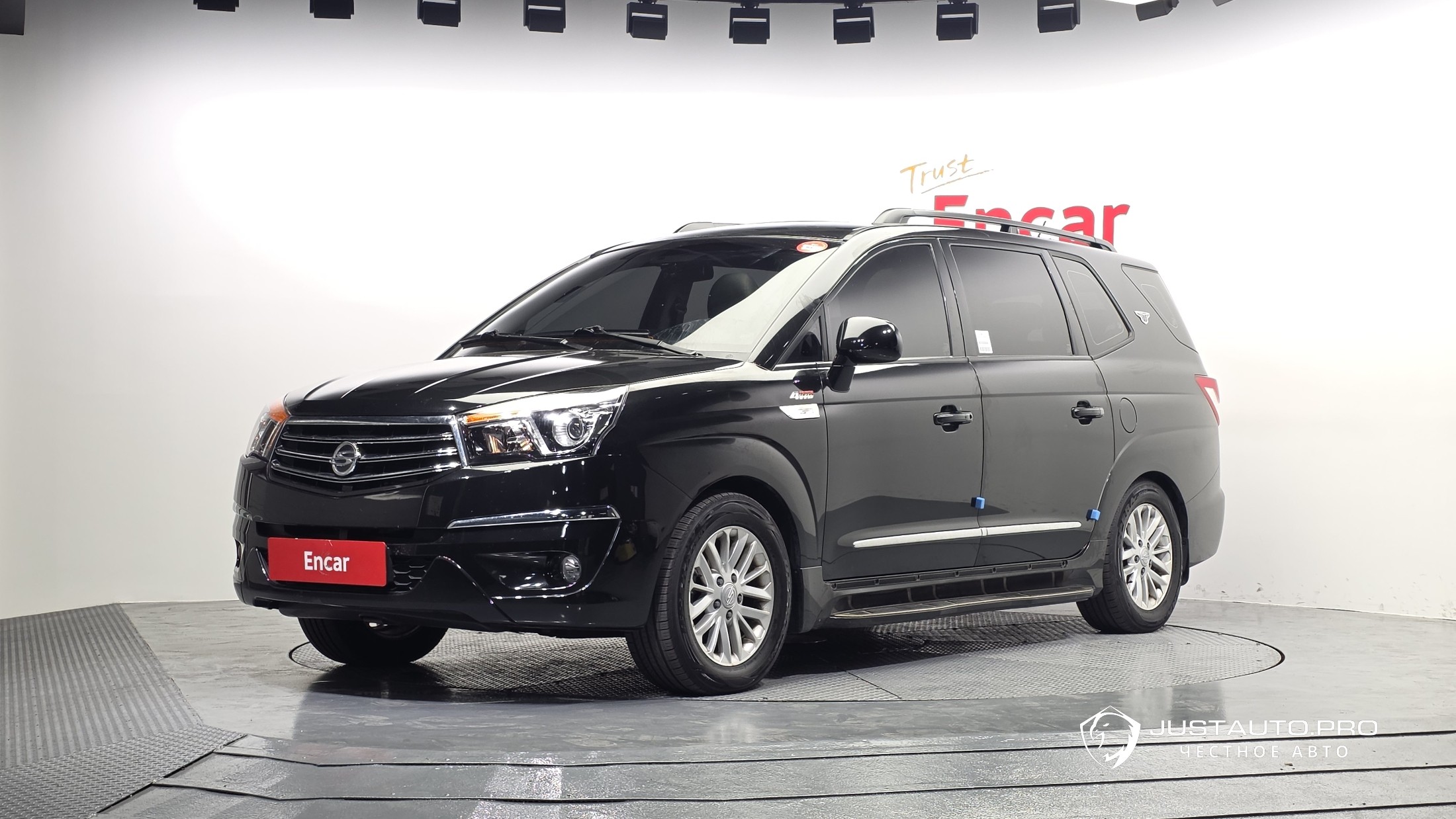 Автомобиль KG_Mobility_Ssangyong KORANDO