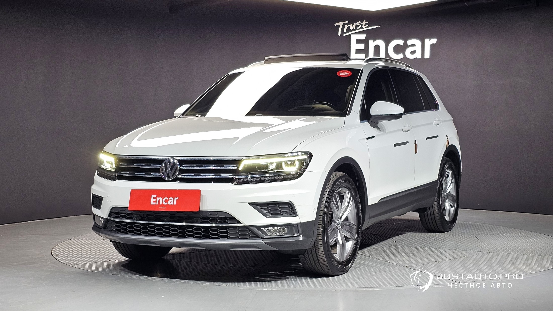 Автомобиль Volkswagen Tiguan