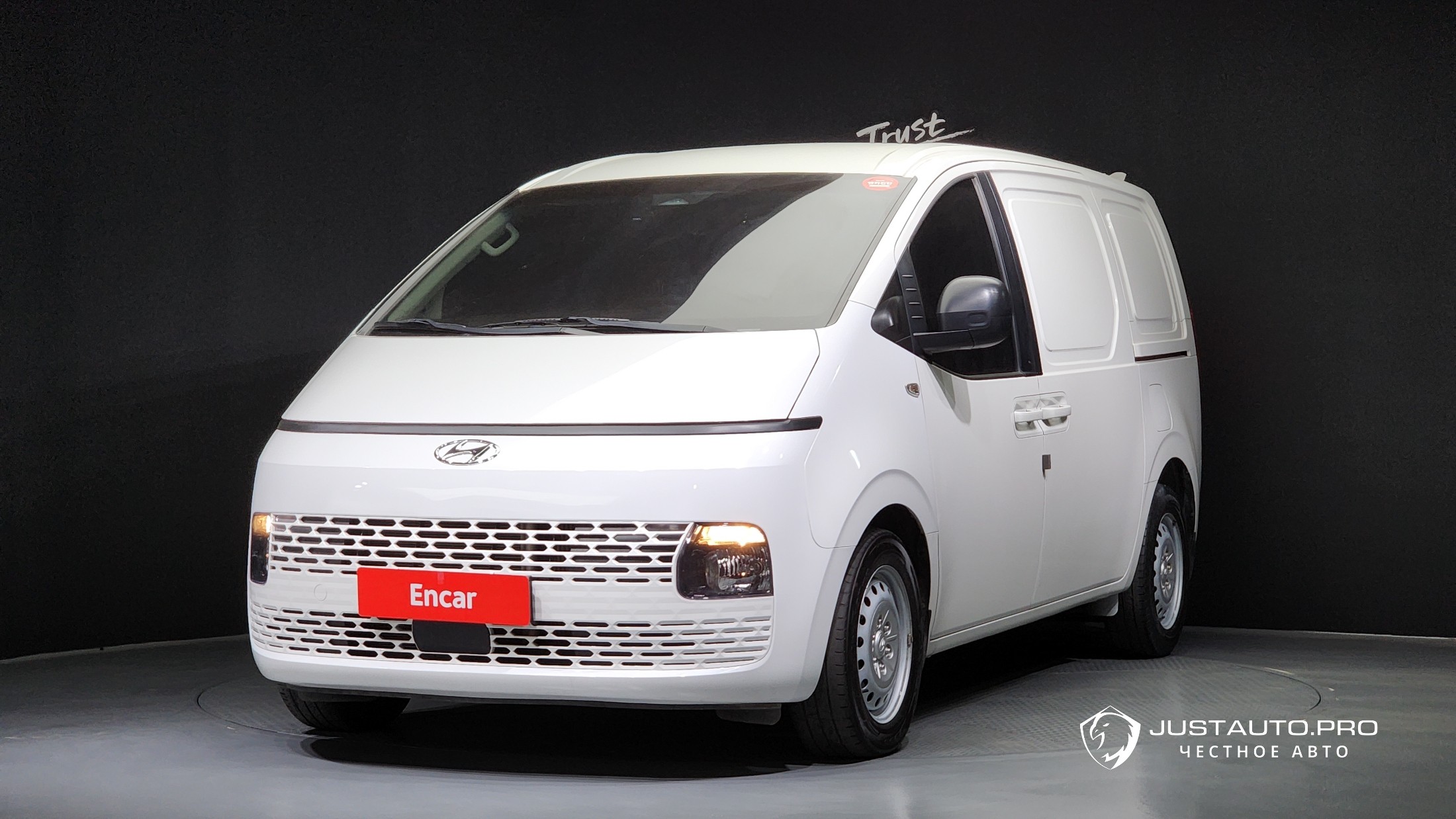 Автомобиль Hyundai Staria