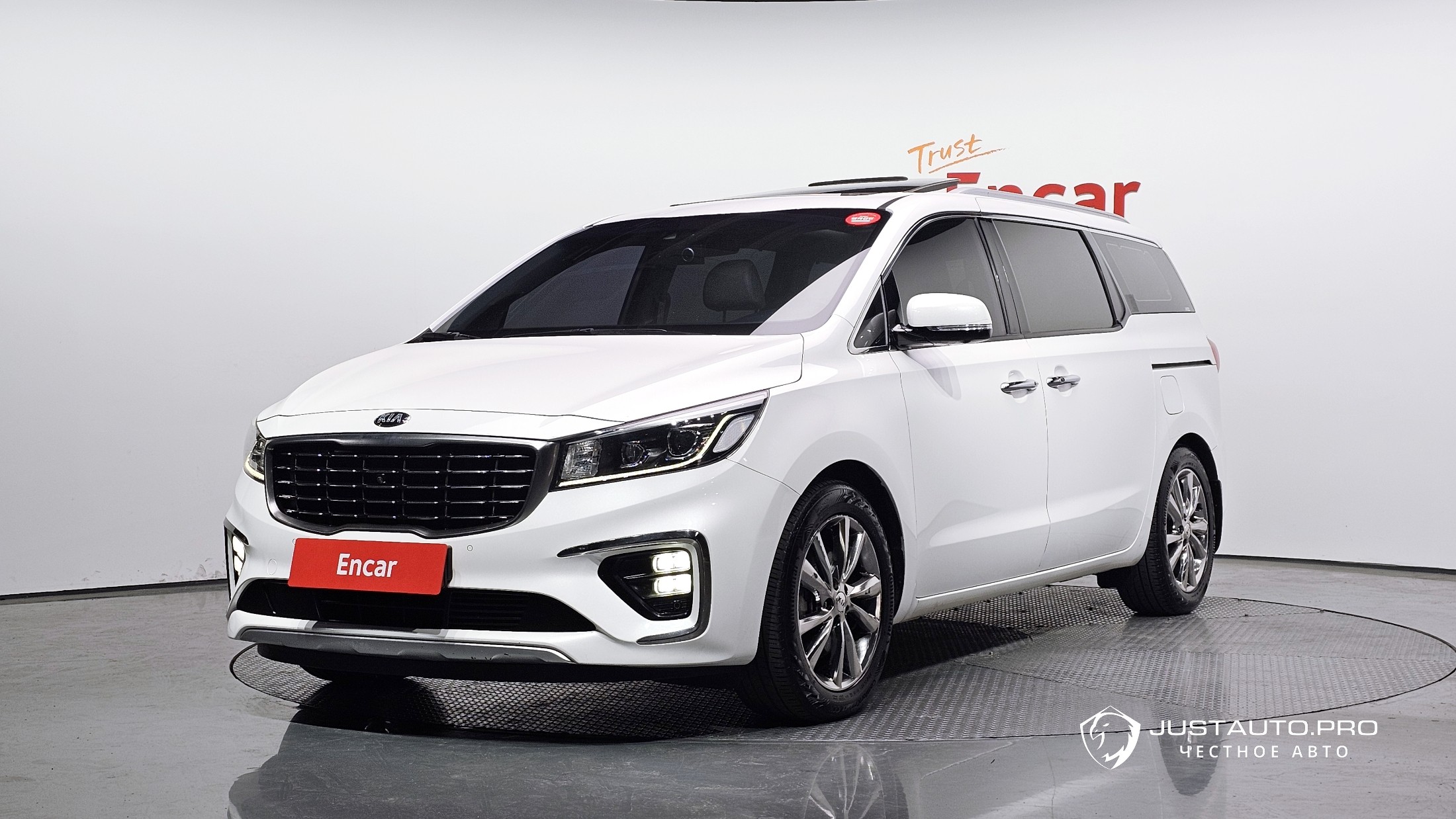 Автомобиль Kia Canival