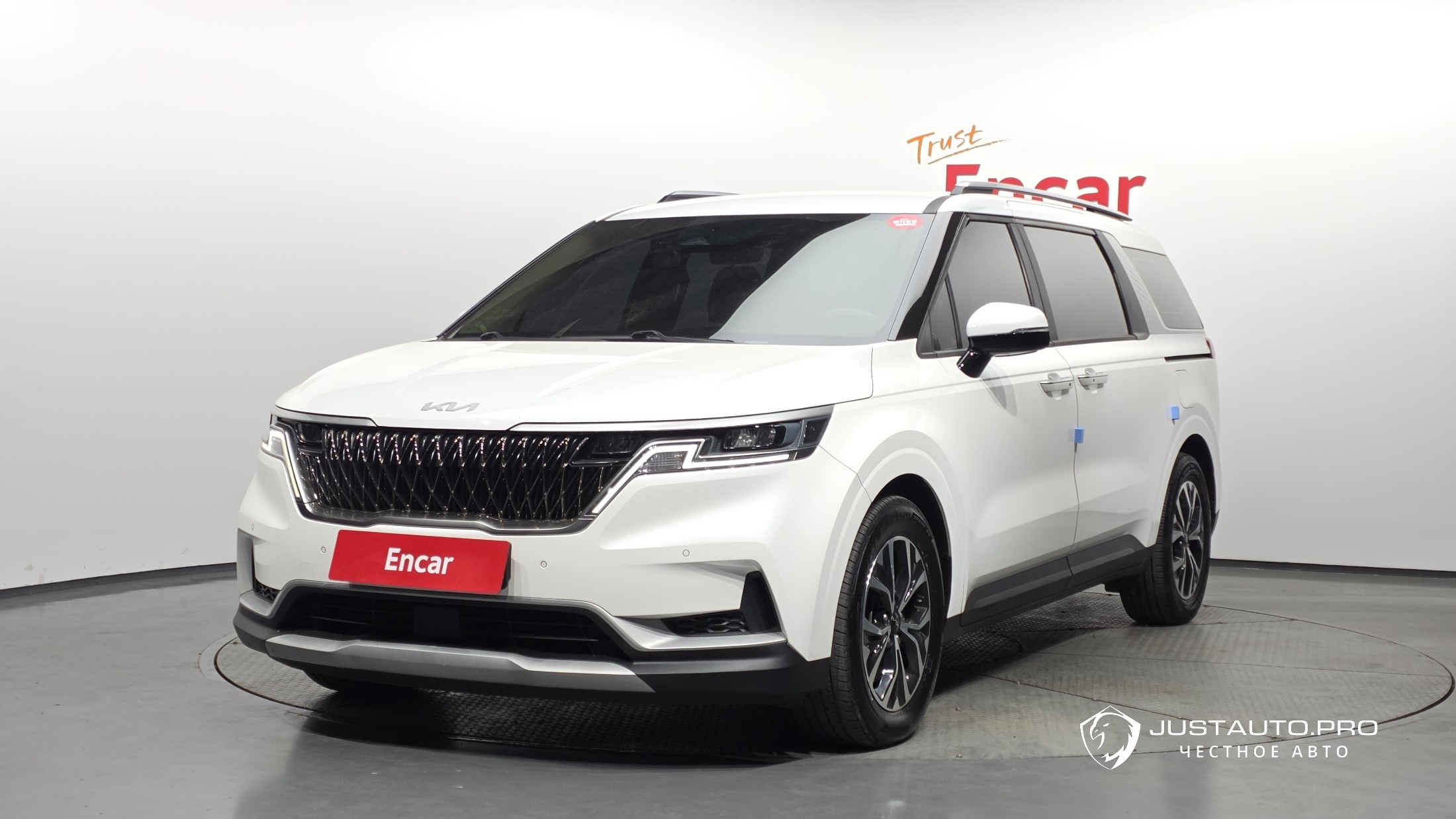 Автомобиль Kia Canival