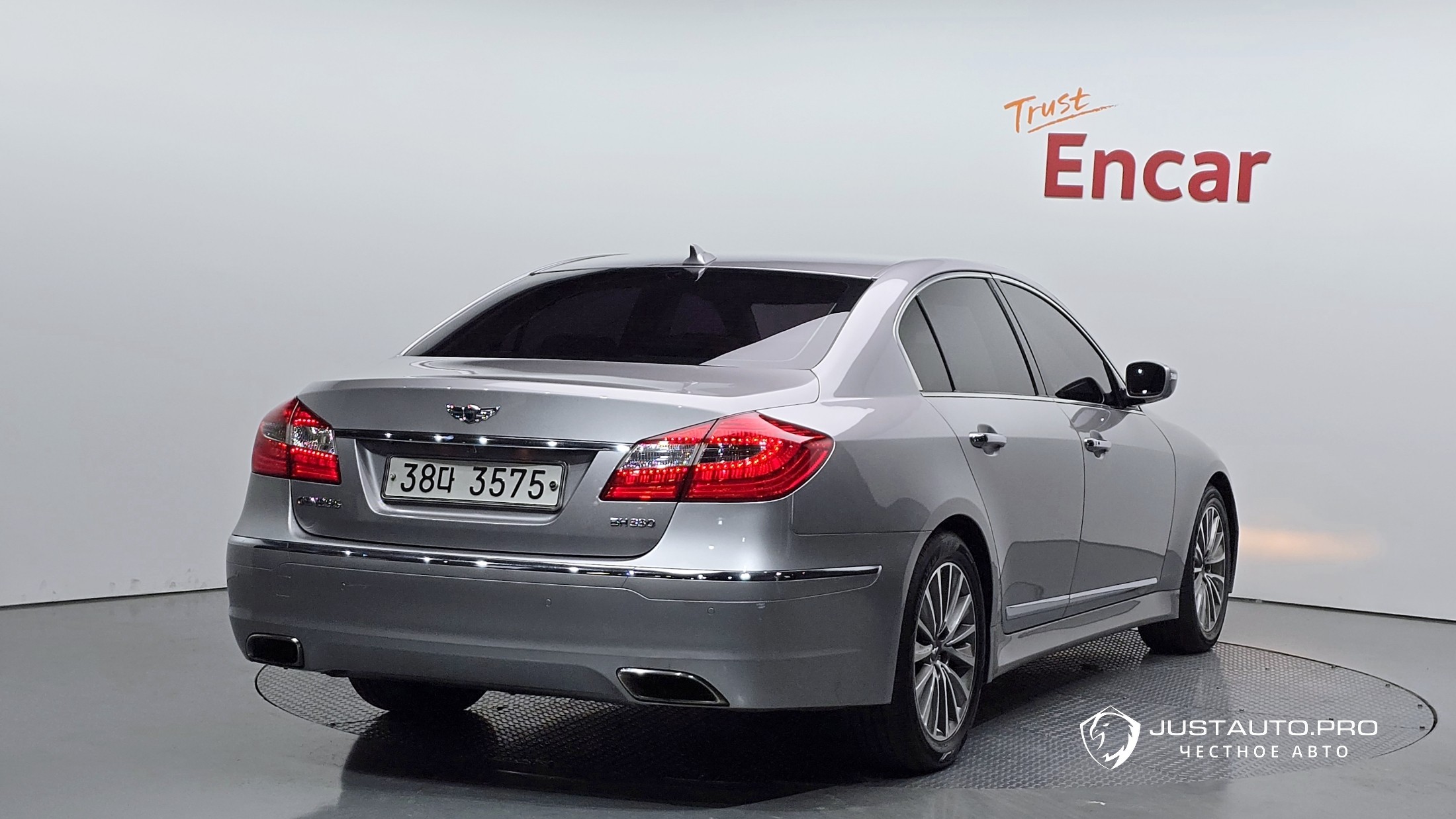 Автомобиль Hyundai Genesis