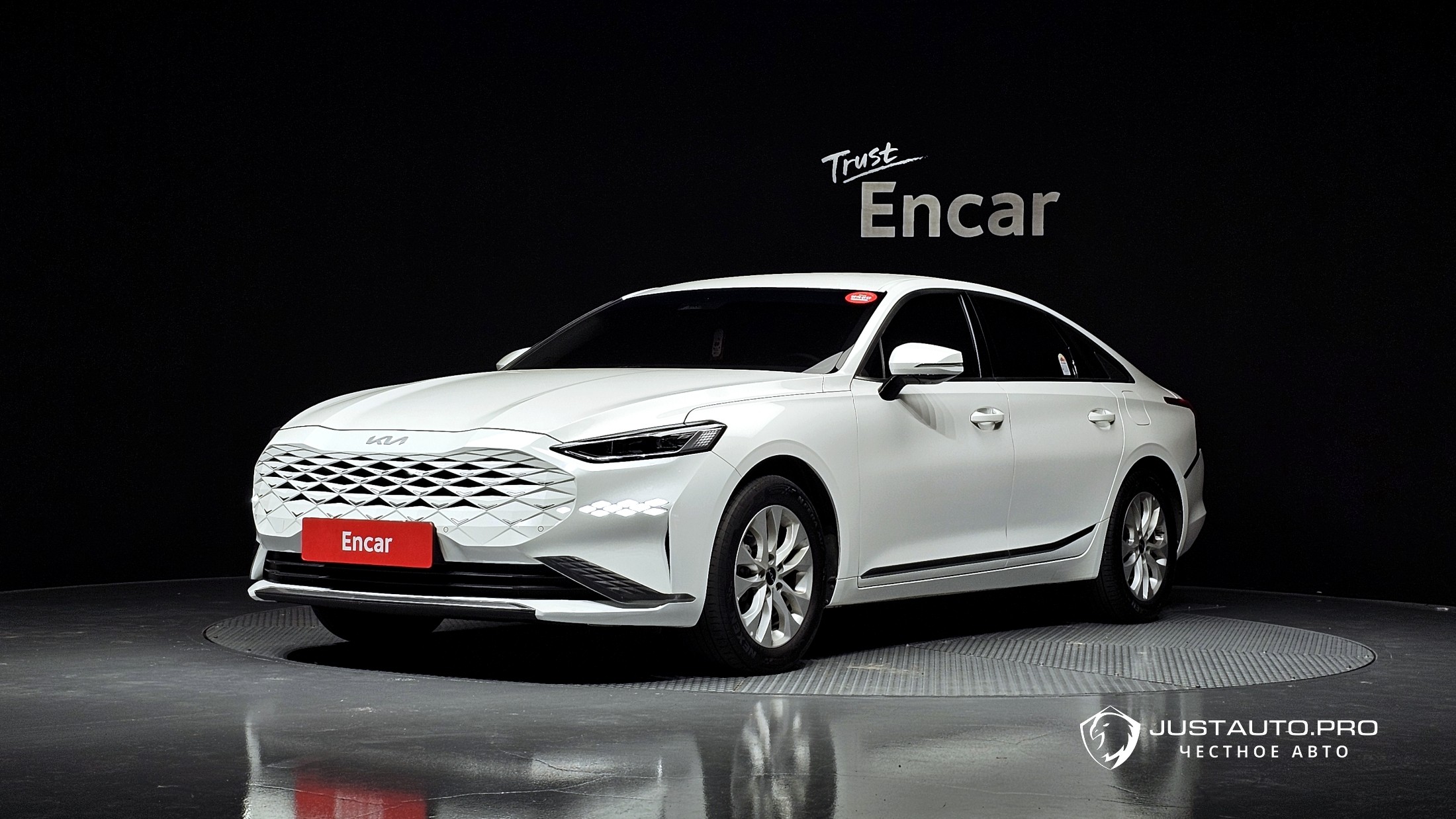Автомобиль Kia K8