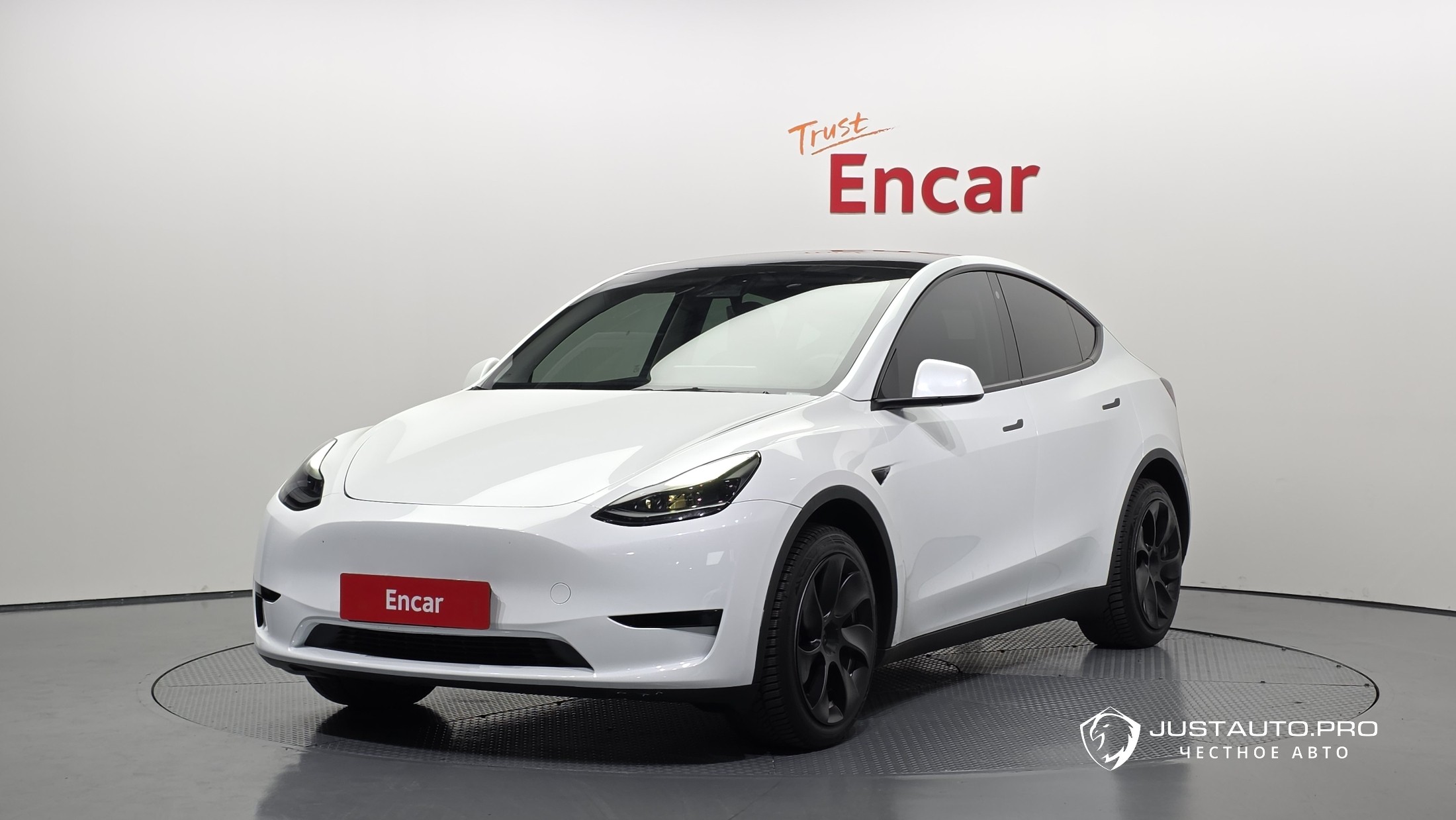 Автомобиль Tesla Model Y