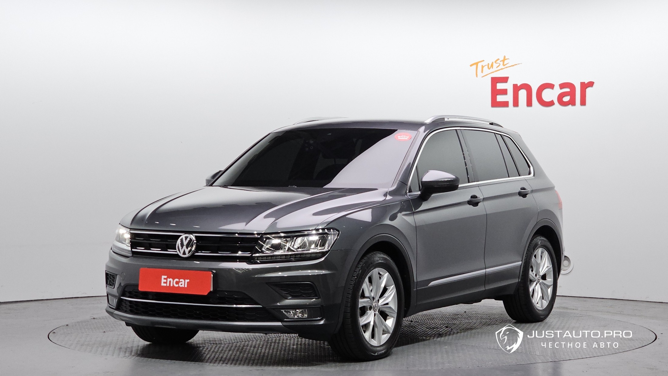 Автомобиль Volkswagen Tiguan