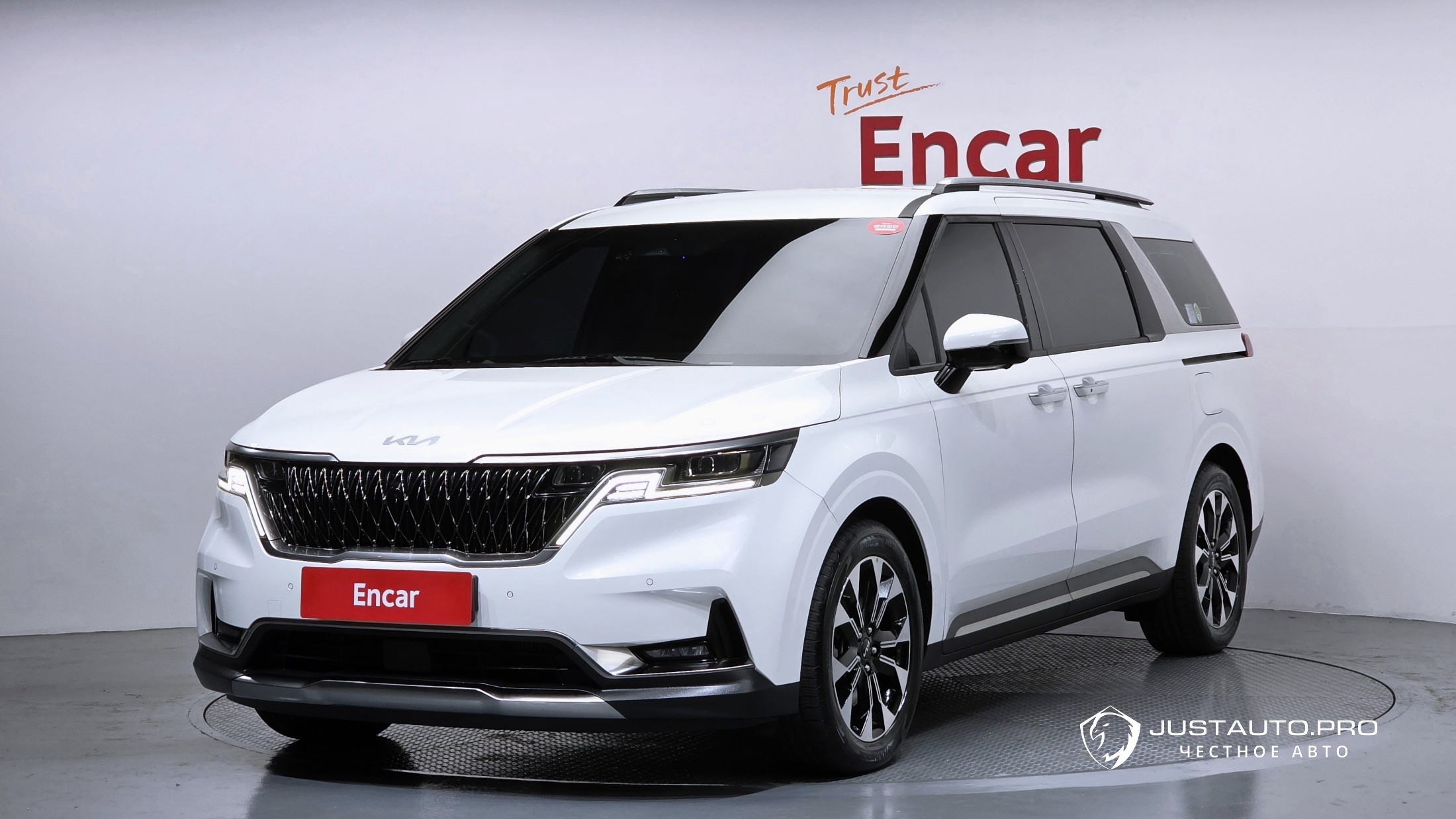 Автомобиль Kia Canival