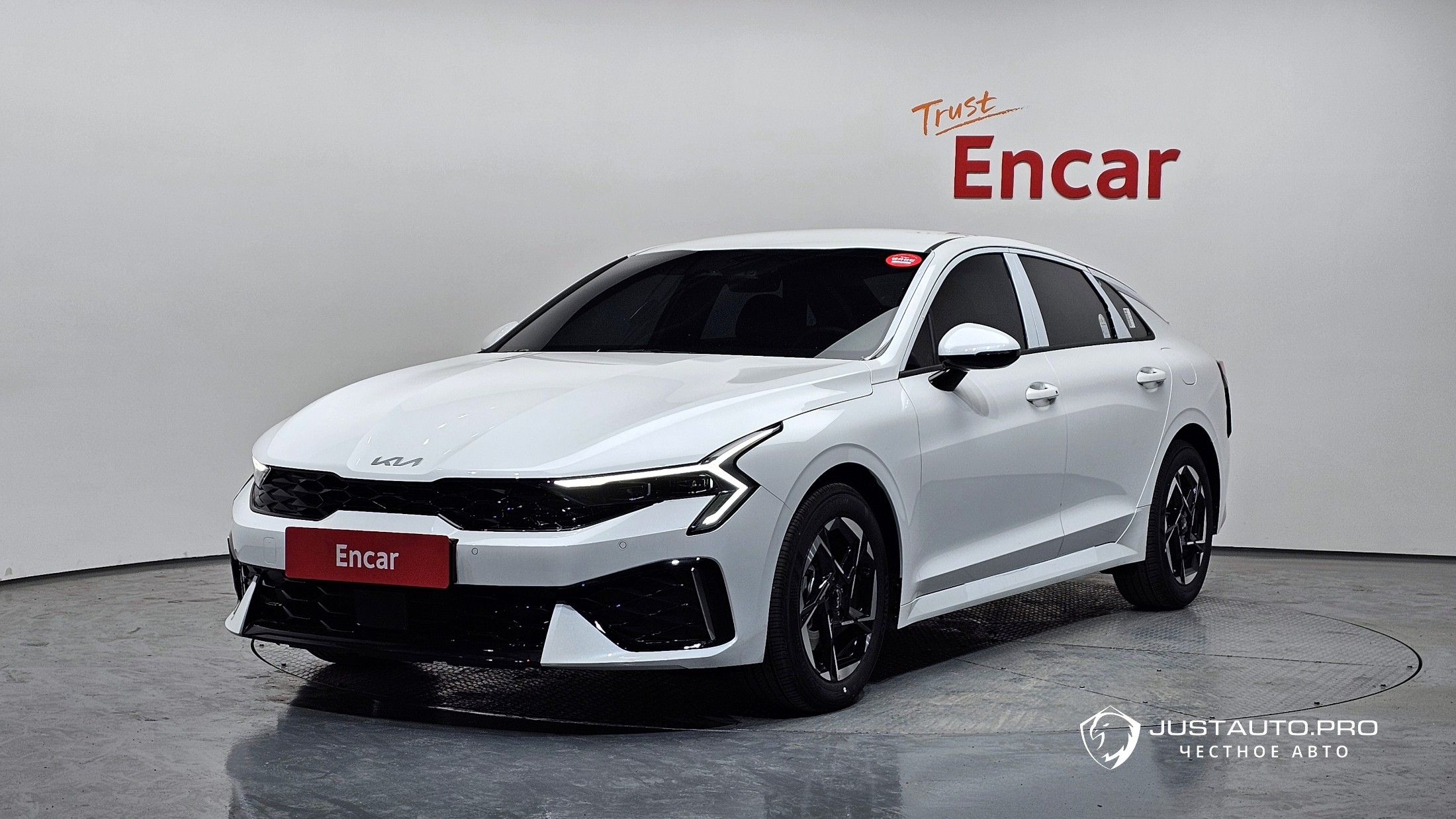 Автомобиль Kia K5