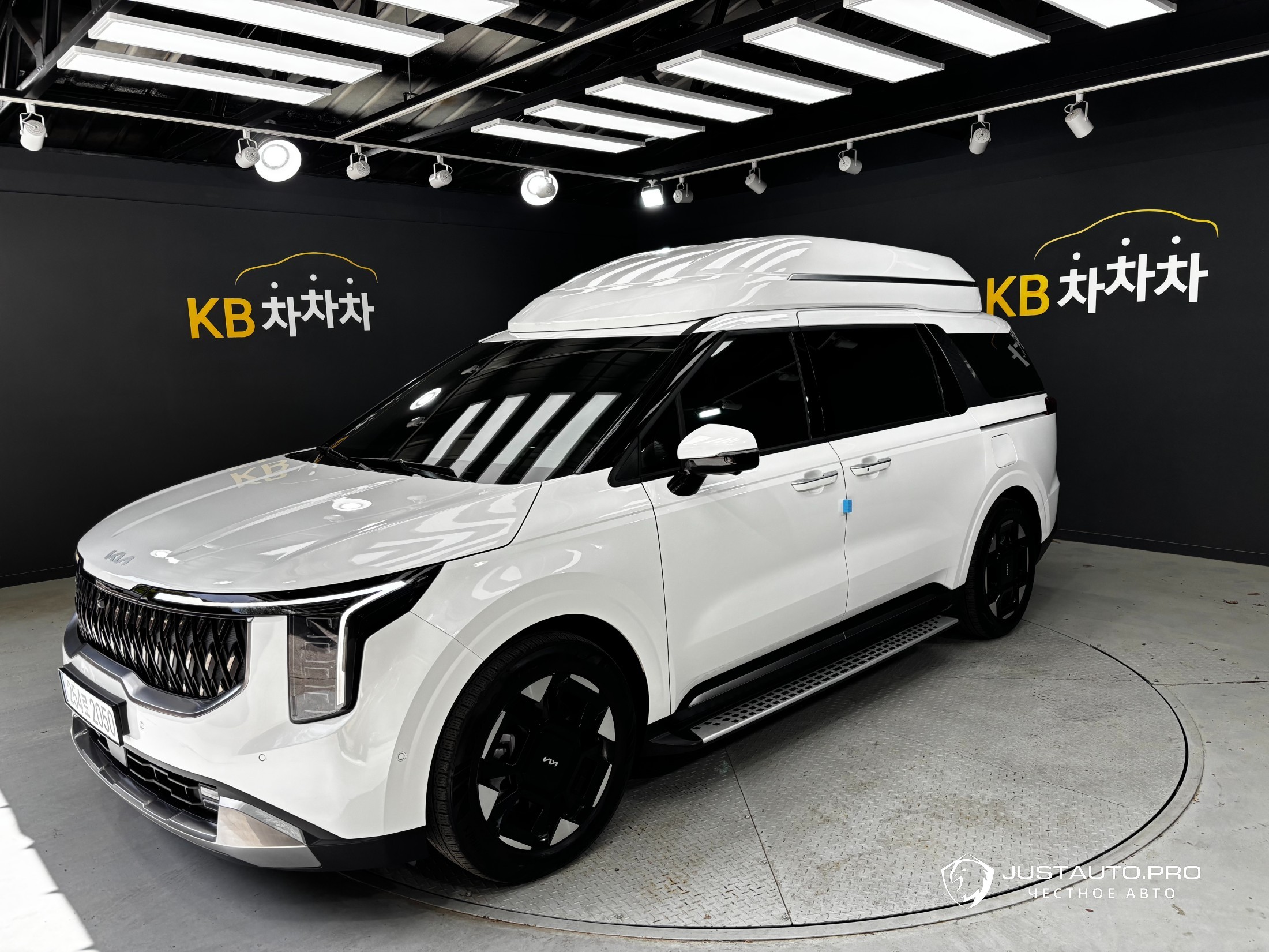 Автомобиль Kia Canival