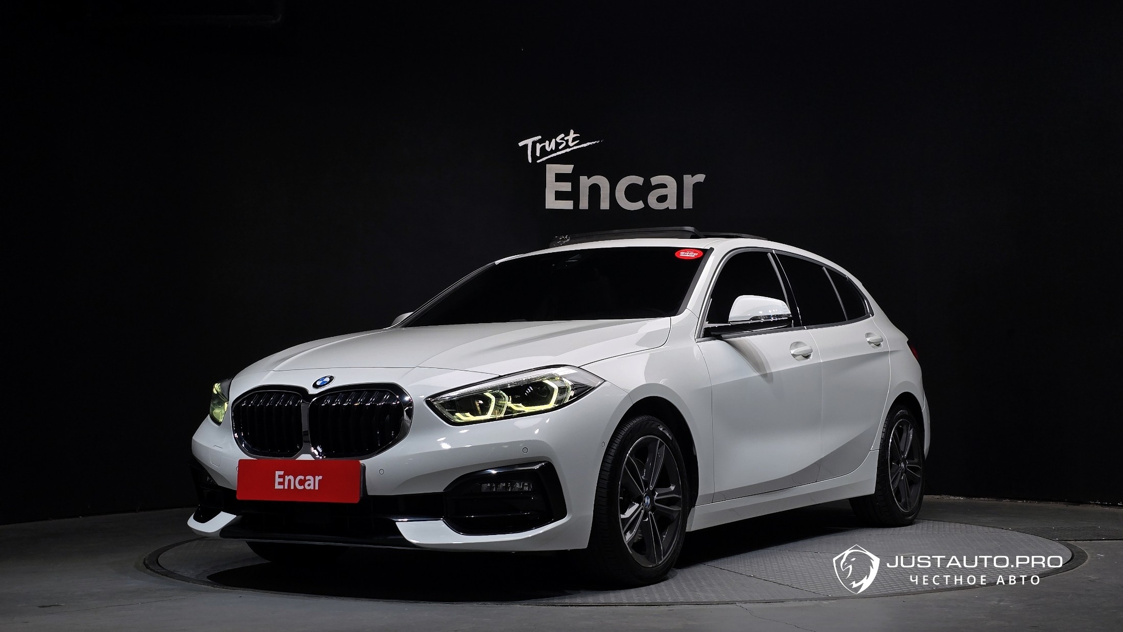 Автомобиль BMW 1-Series