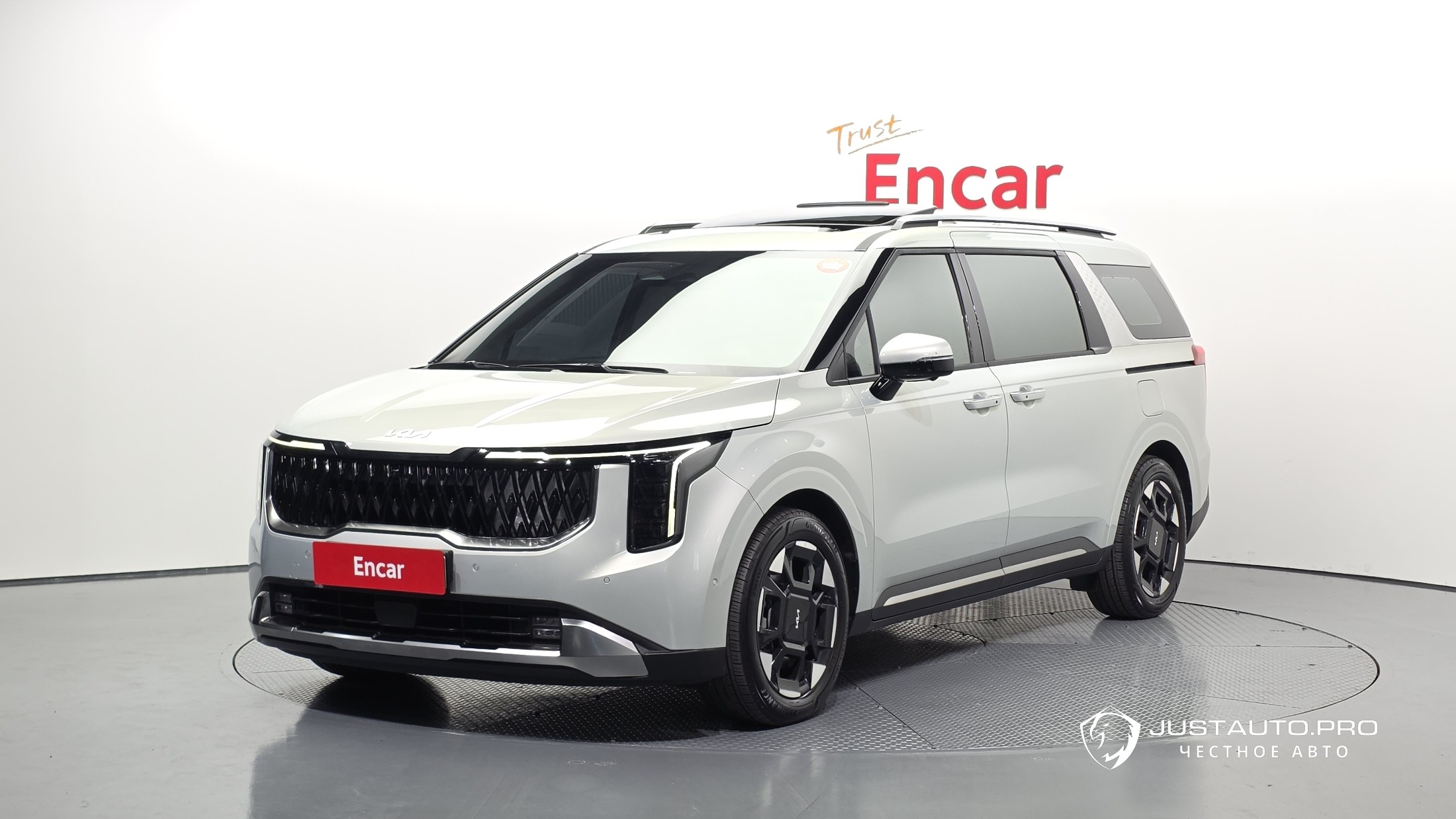 Автомобиль Kia Canival