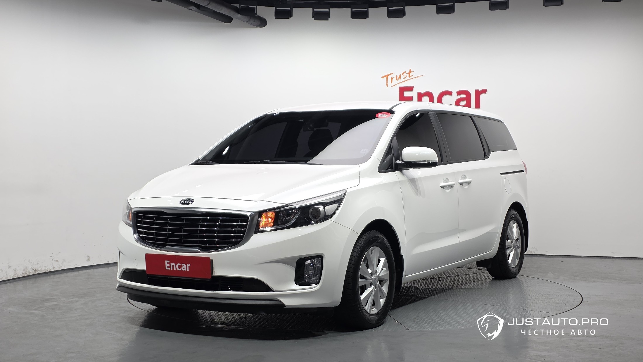 Автомобиль Kia Canival