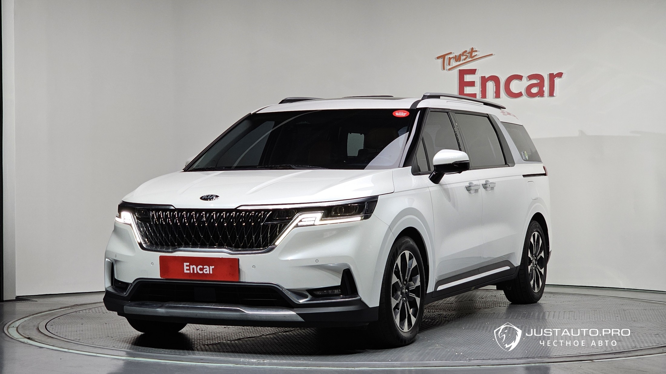 Автомобиль Kia Canival
