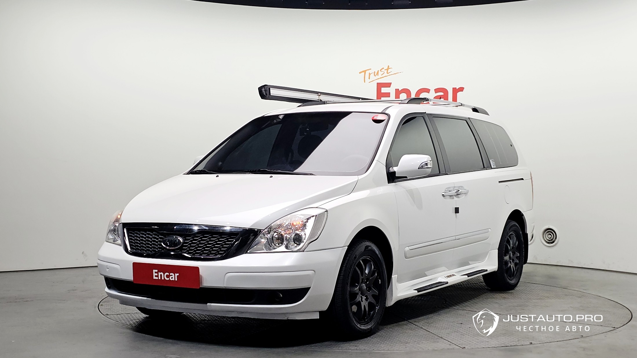 Автомобиль Kia Canival