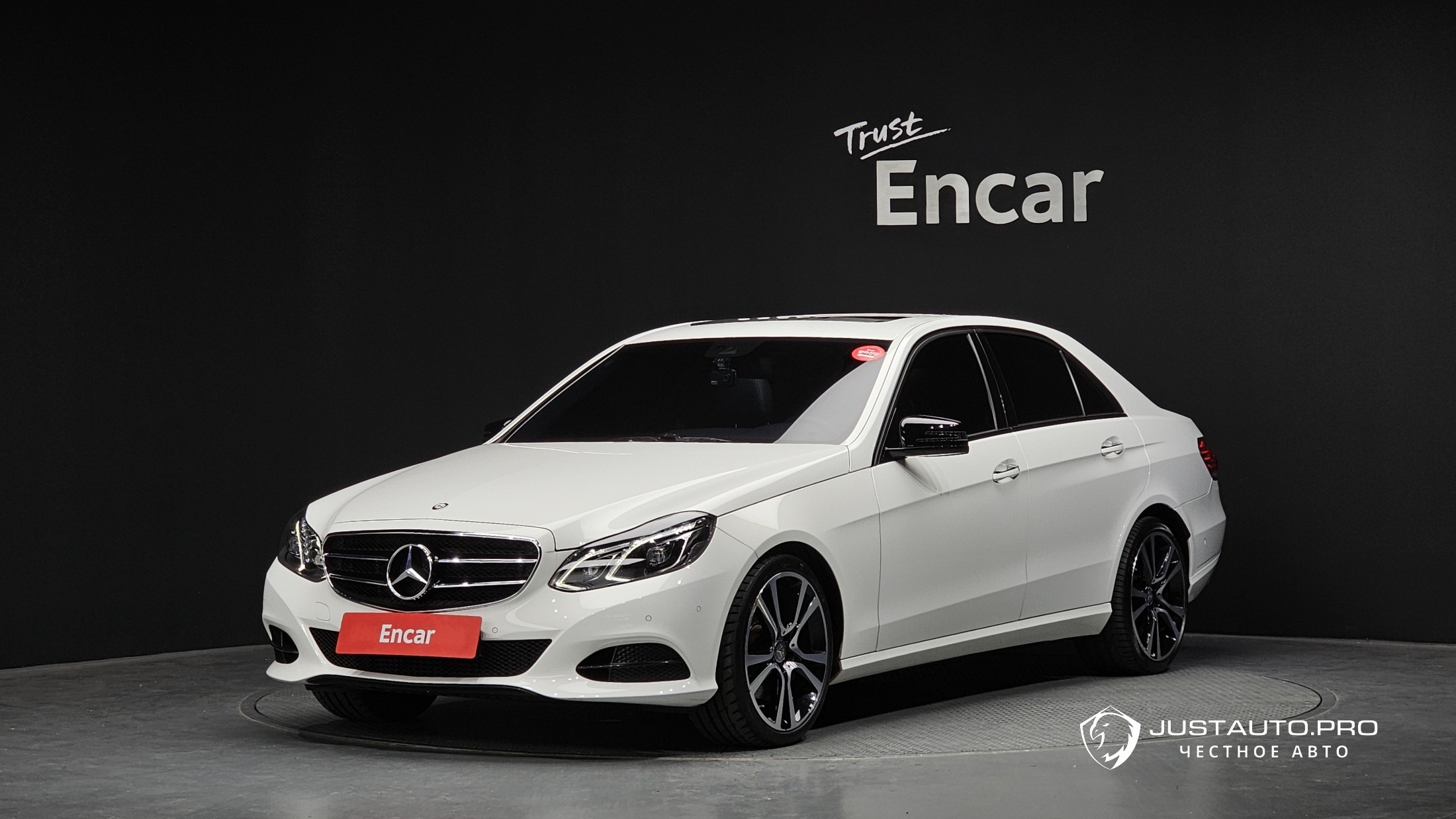 Автомобиль Mercedes-Benz E-Class