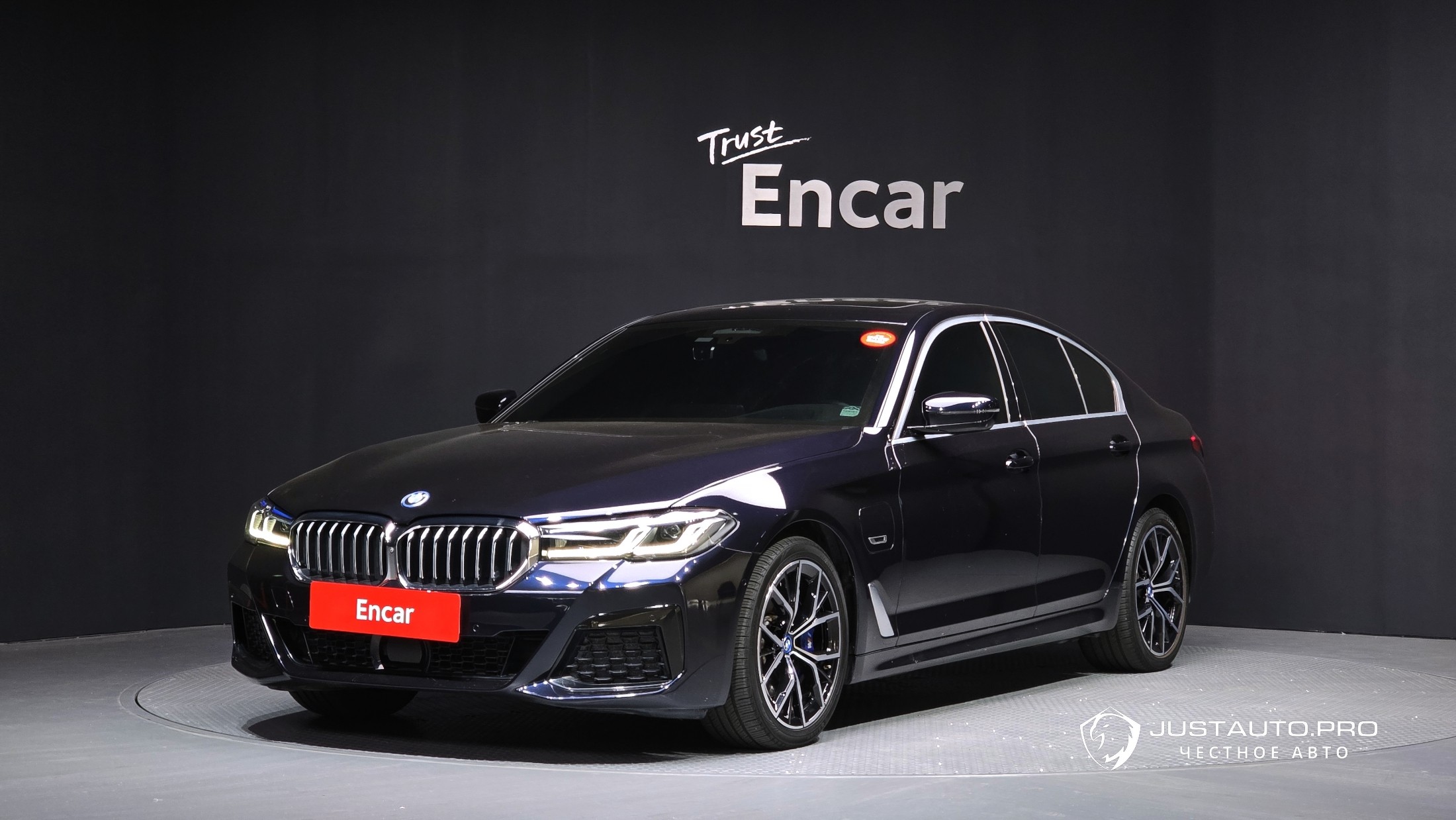 Автомобиль BMW 5-Series